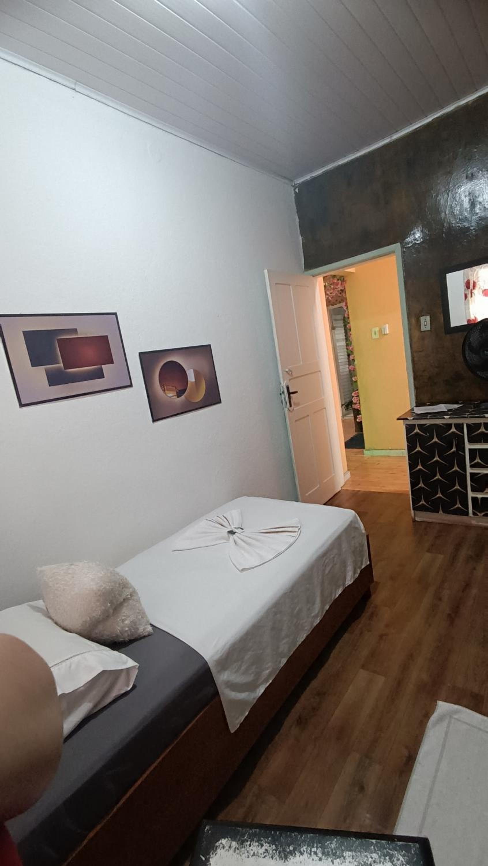 Small Single Room photo 3