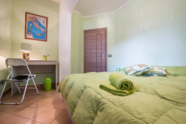 Double or Twin Room with Private Bathroom - Photo 3