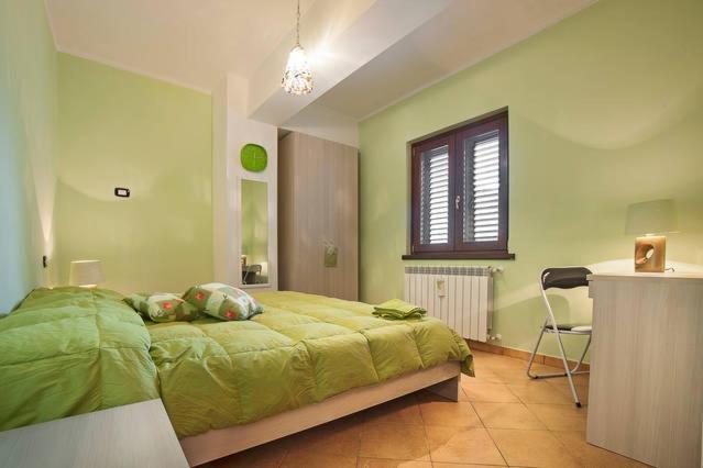 Double or Twin Room with Private Bathroom - Photo 7