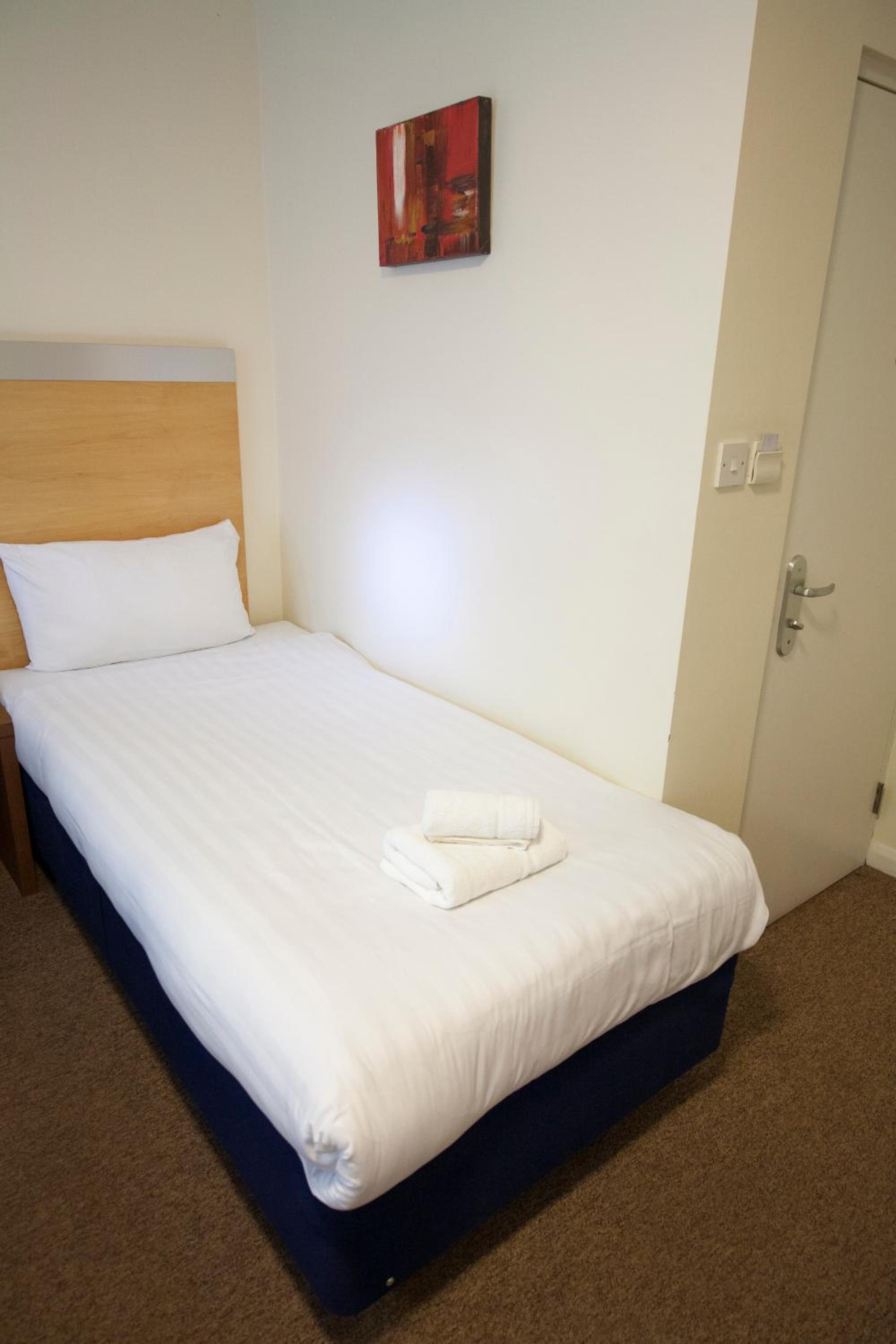 Small Single Room photo 1
