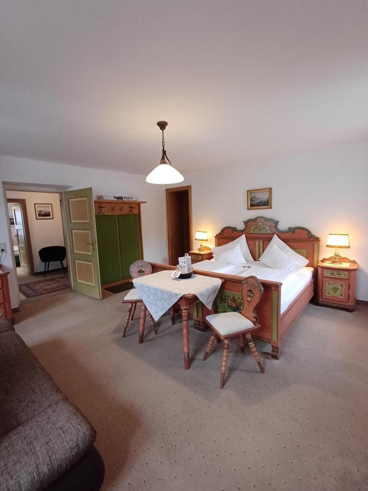 Family Room photo 3