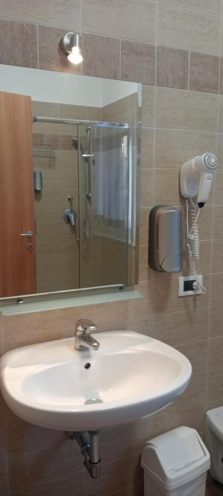 Family Room with Private Bathroom photo 1