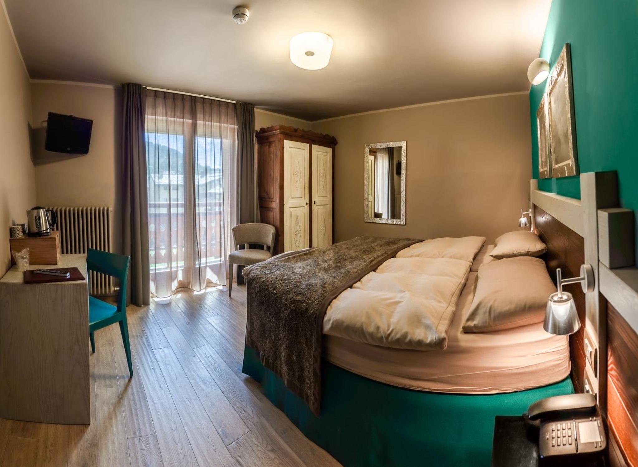Superior Double or Twin Room with Mountain View