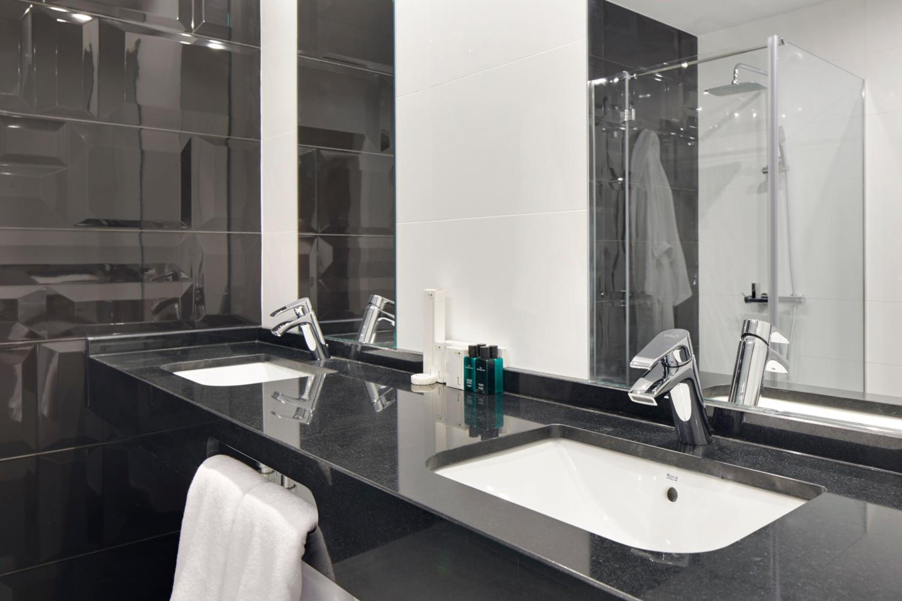 Superior Deluxe Double Room  photo 2