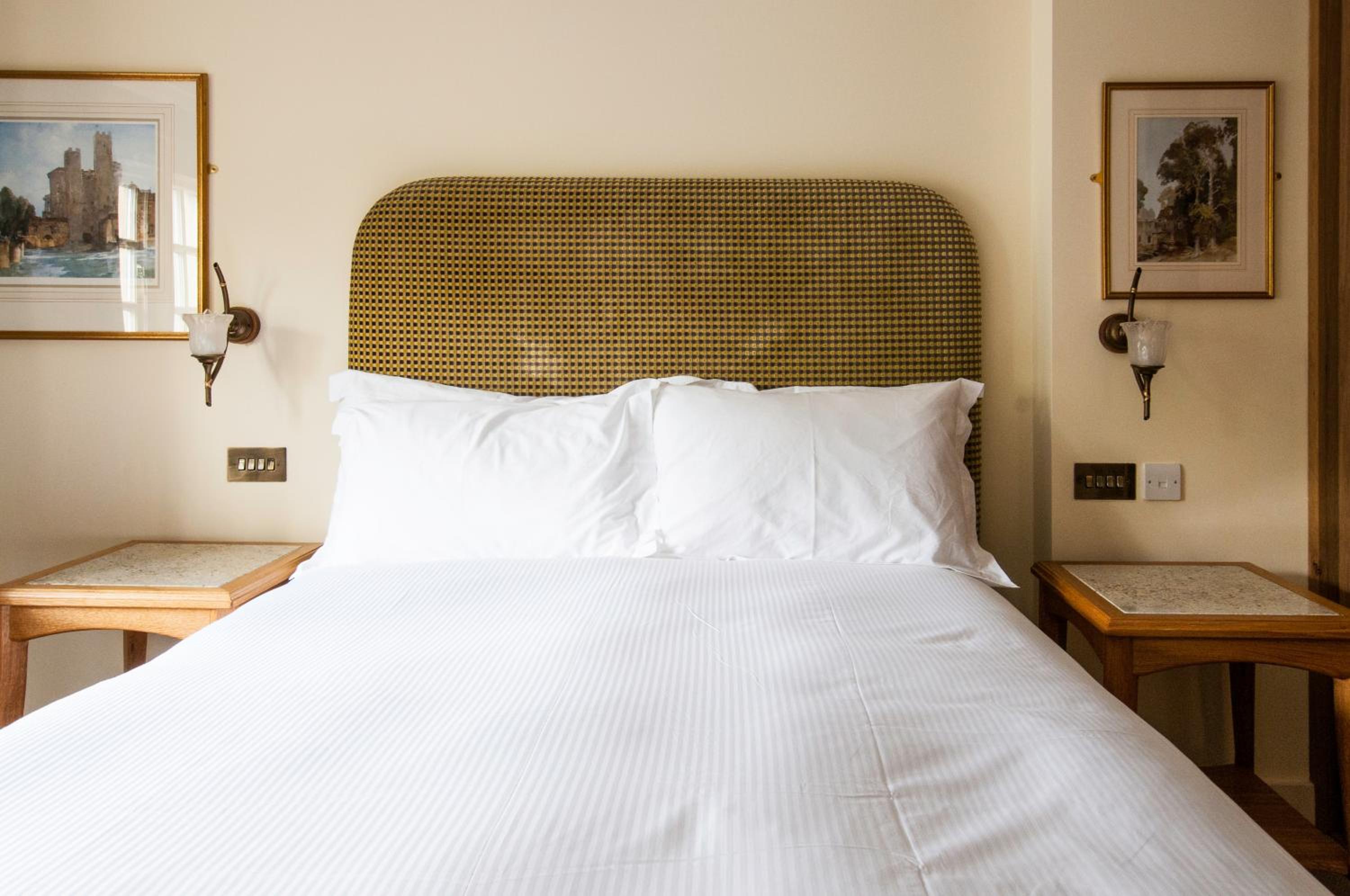 Double Room 6 - Photo 11