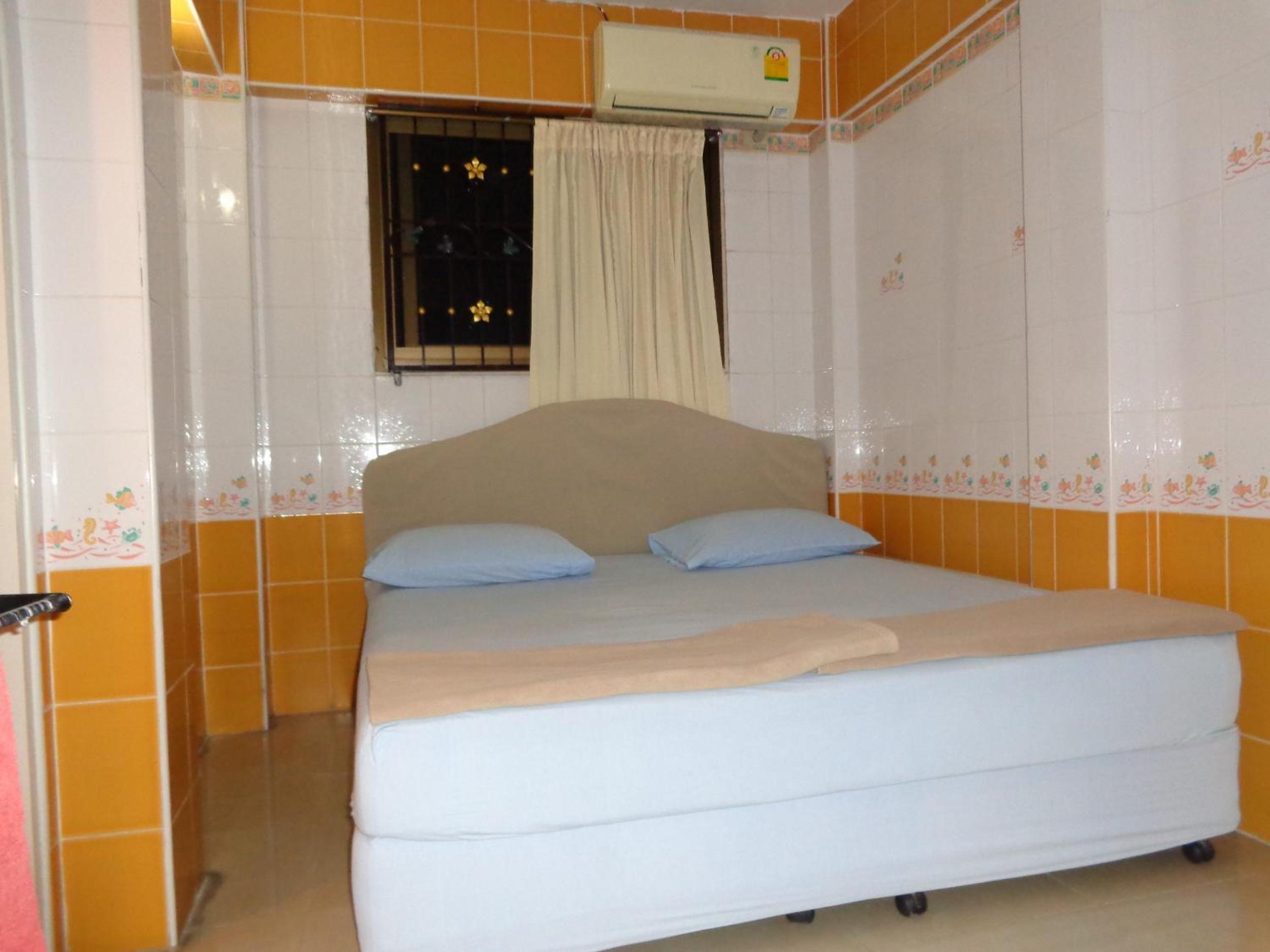 Deluxe King Room photo 2