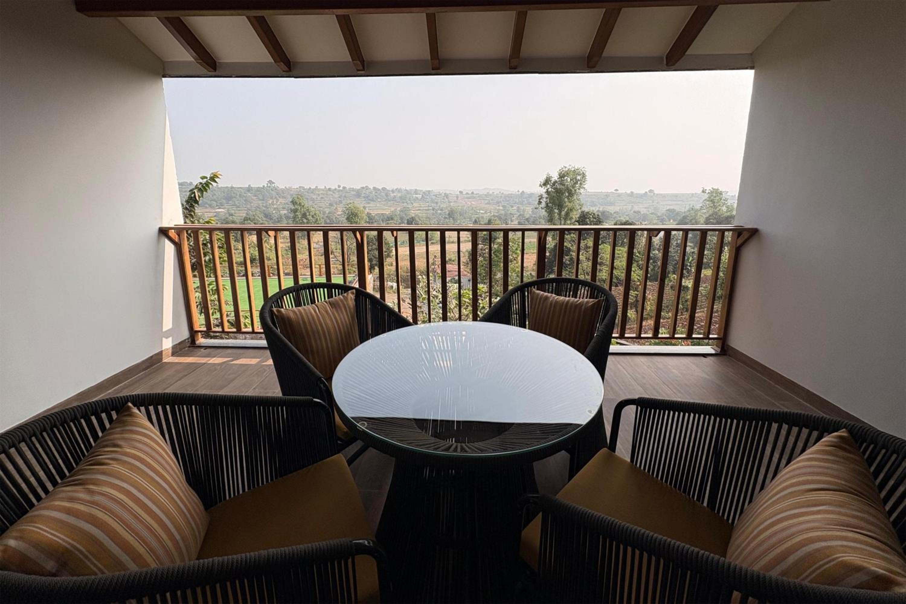 Presidential Suite with 20 Mins Spa Teaser,Floating Breakfast or In -room Breakfast,20% Discount Spa & Saloon & Recreation activities – Magic Show & Karaoke (Head Massage or Foot Massage-Prior Appointment required) photo 2