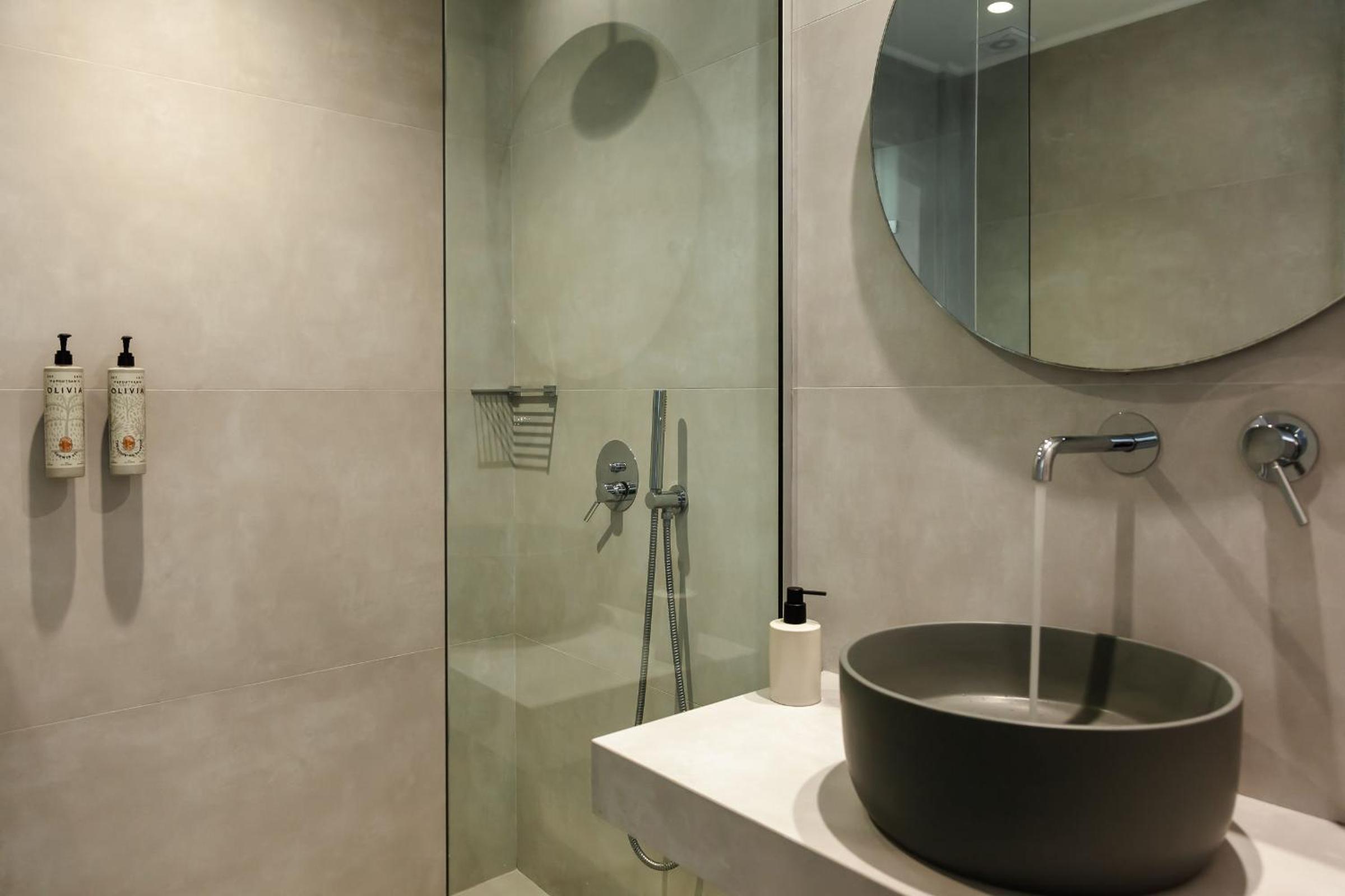 Batis Comfort Room City View photo 3