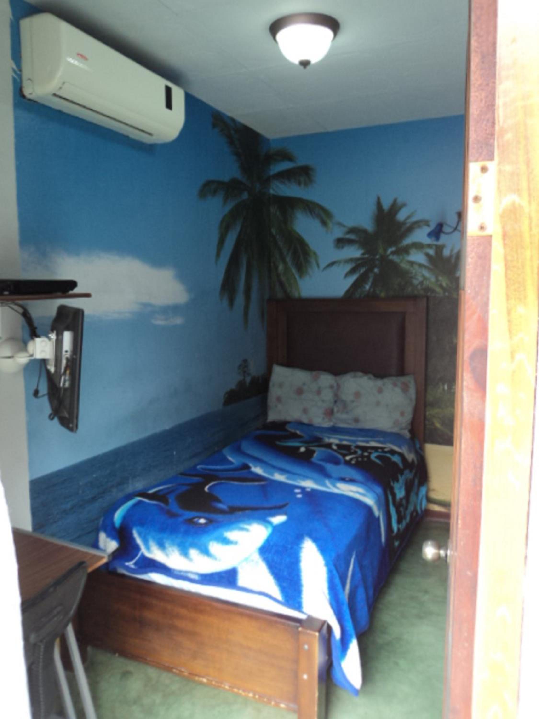 Single Room with Private Bathroom photo 1