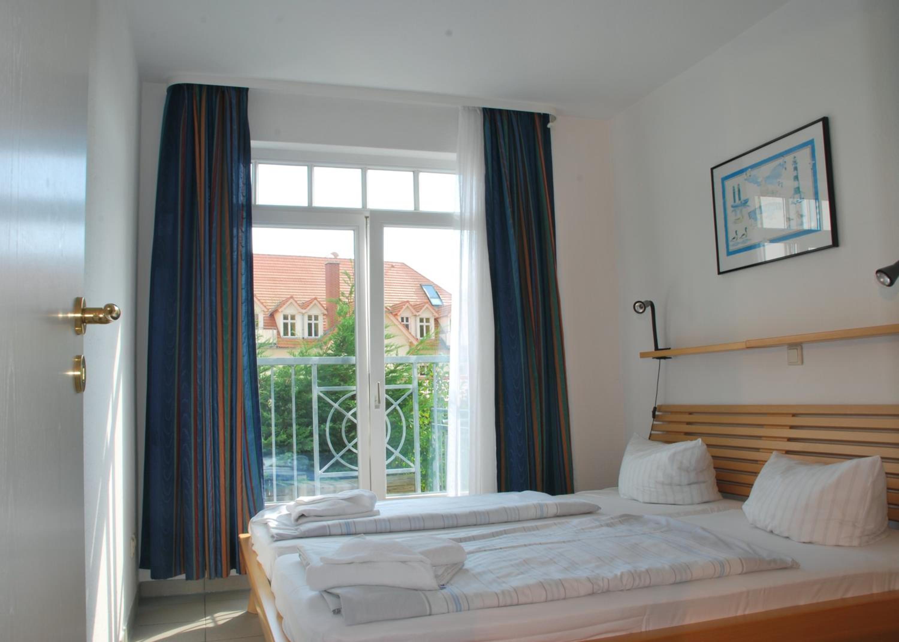 Apartment with Balcony photo 3