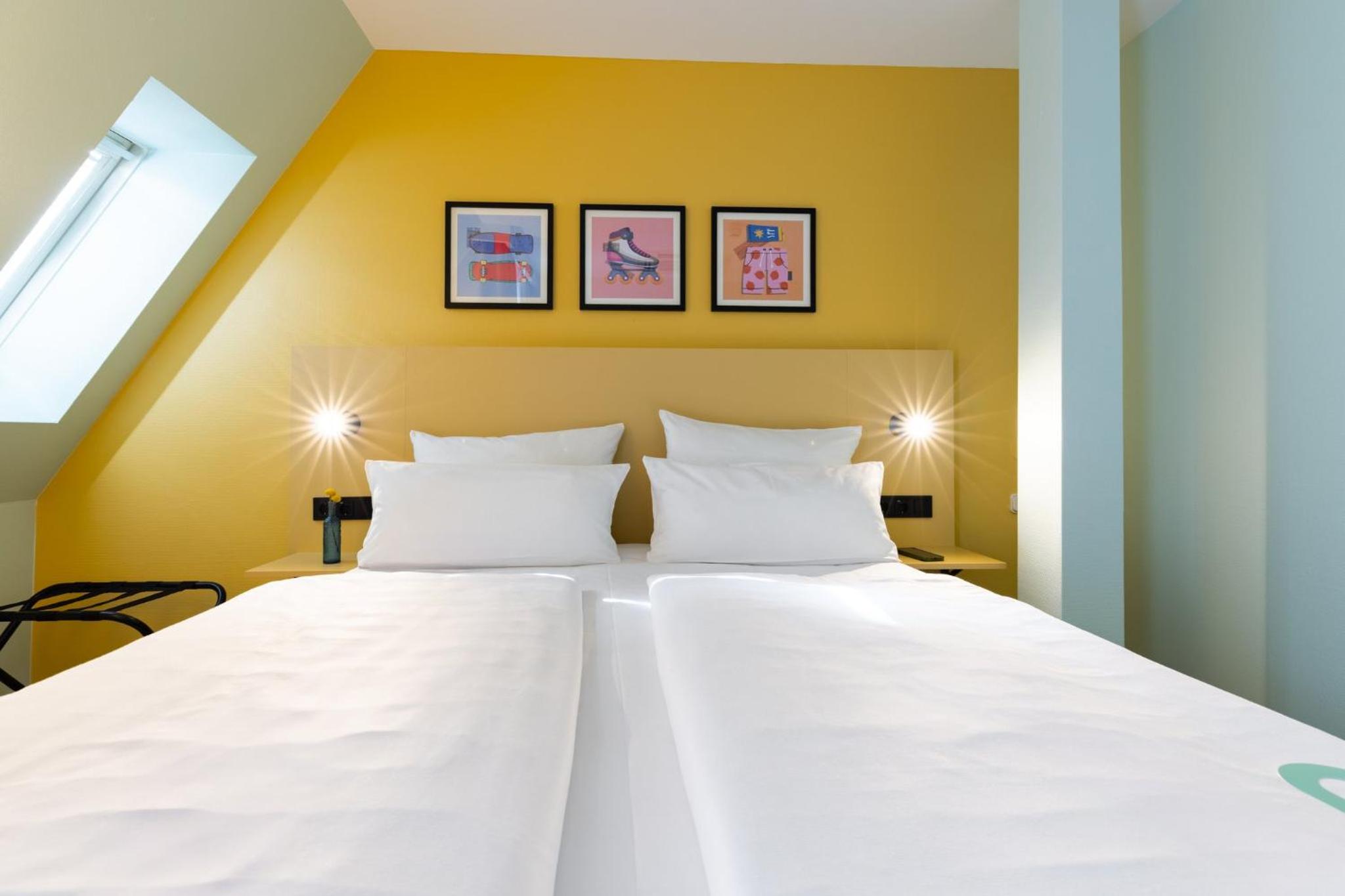 Standard Queen Room photo 2