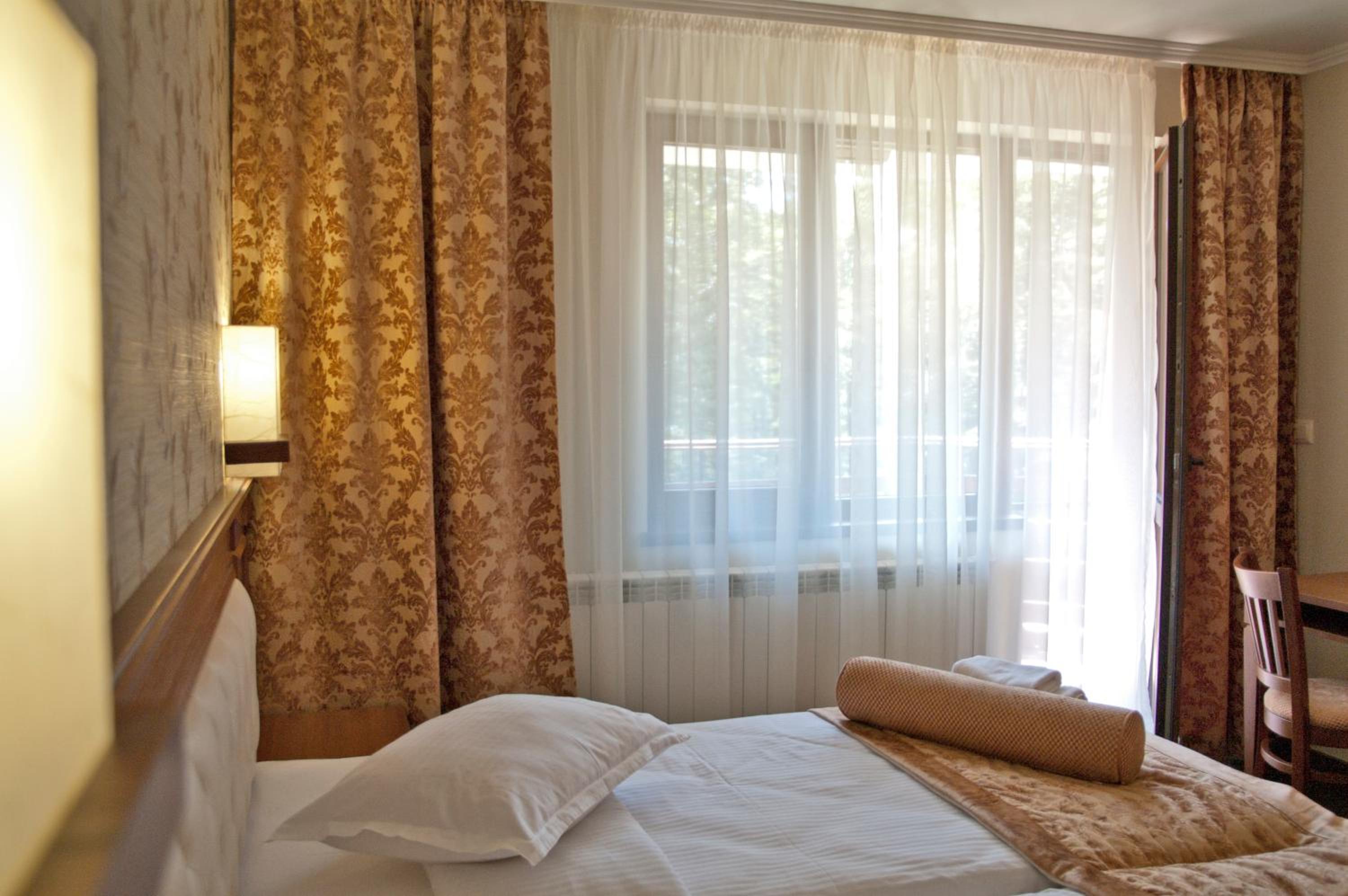 Double or Twin Room - Photo 3
