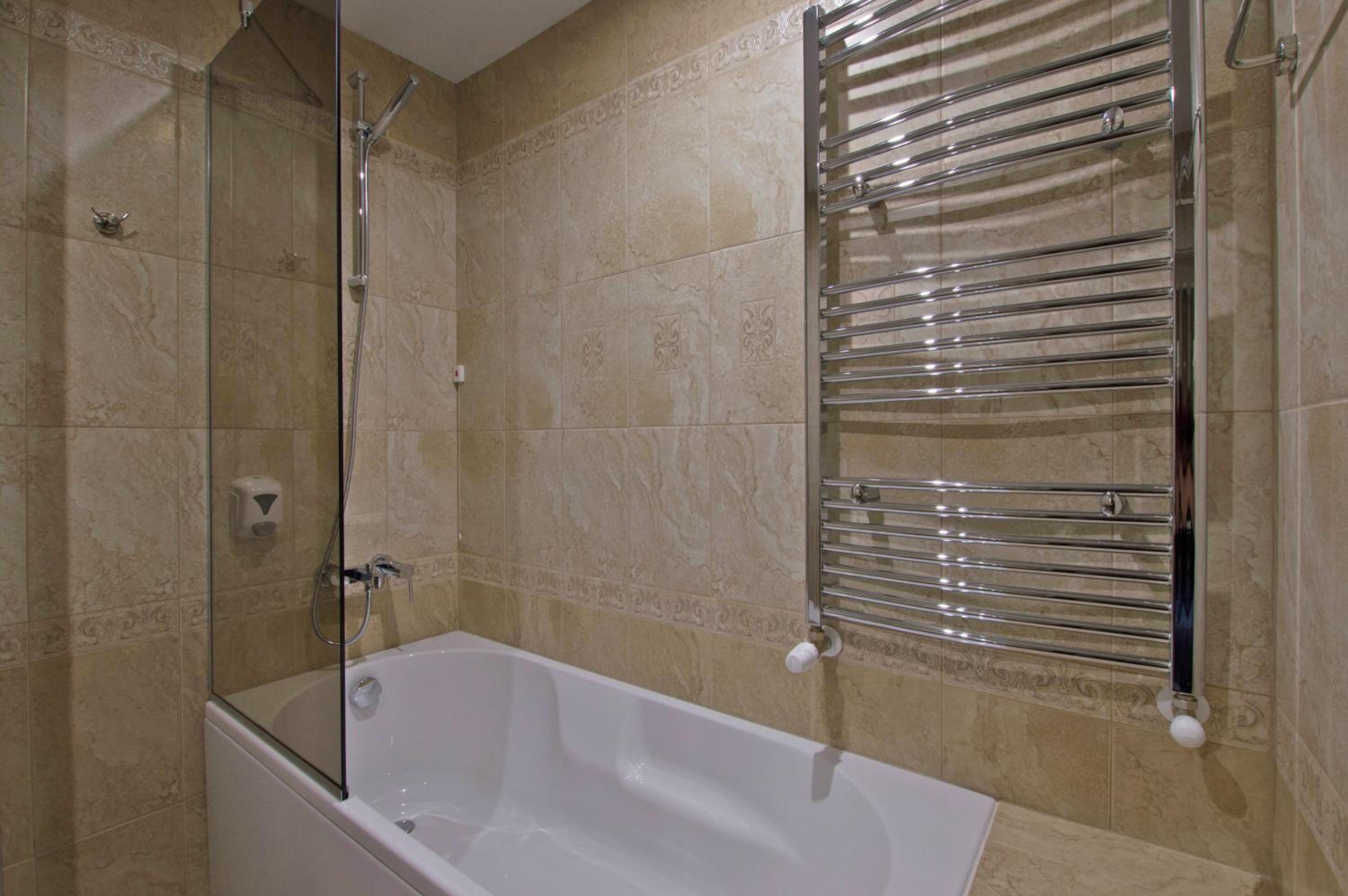 Deluxe Two-Bedroom Apartment with Balcony - Photo 2