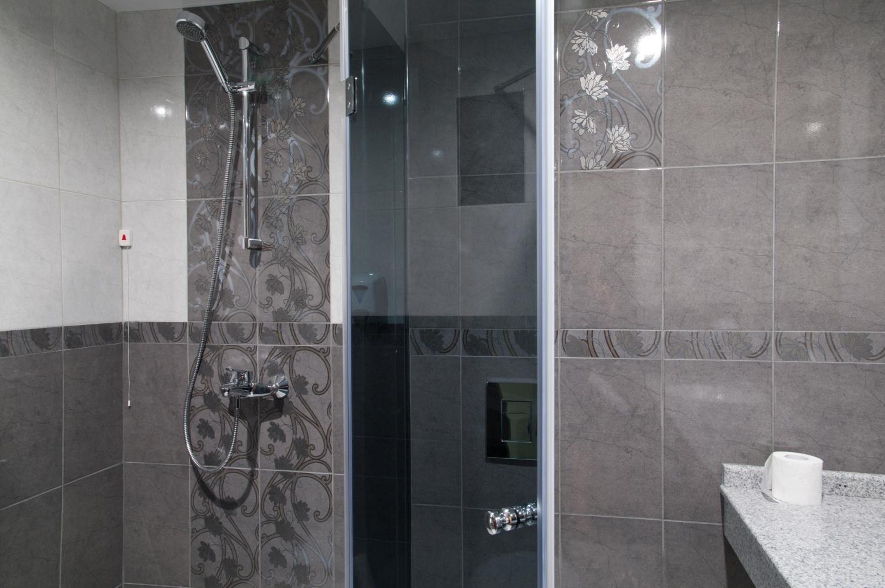 Double or Twin Room - Photo 11