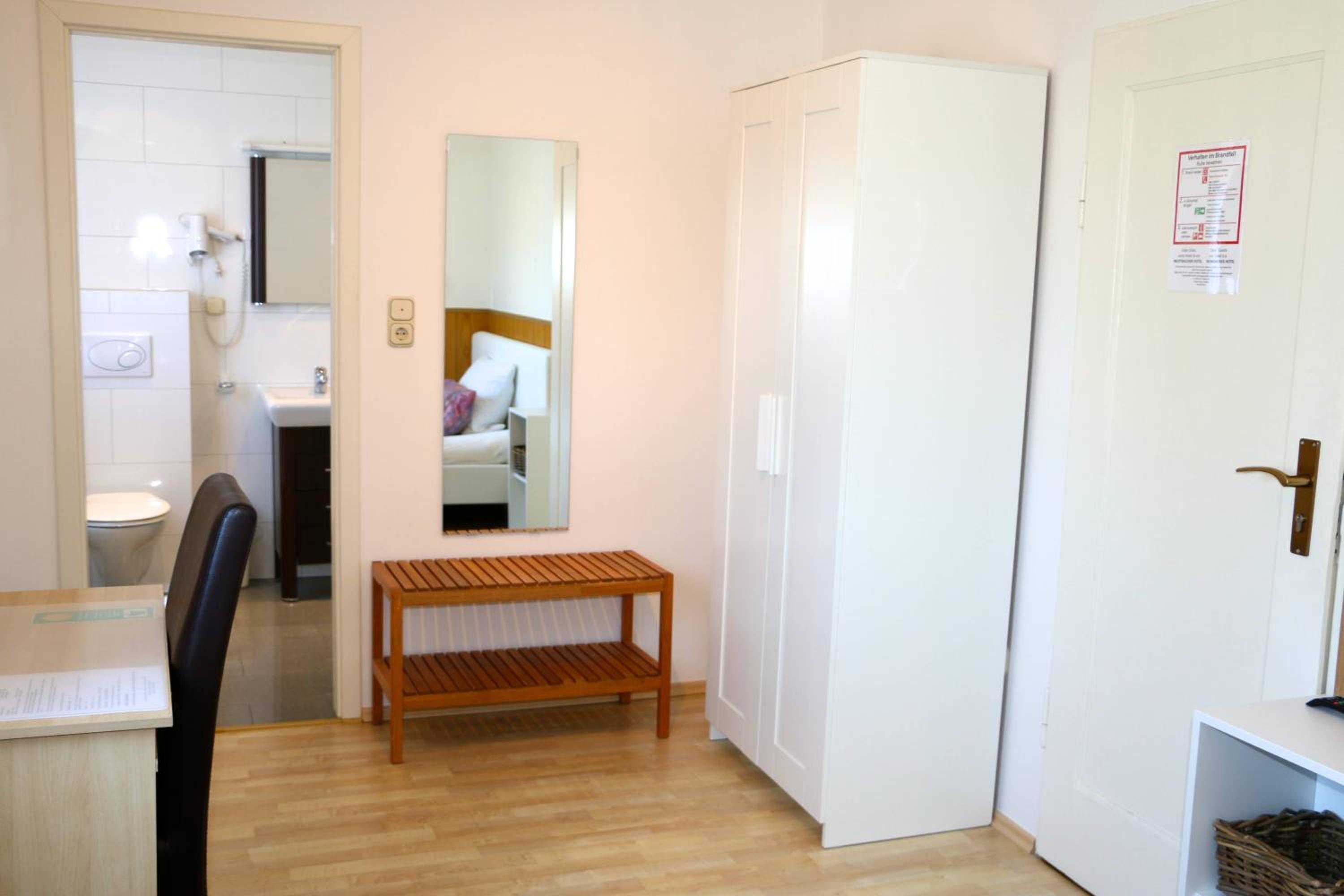 Single Room photo 2