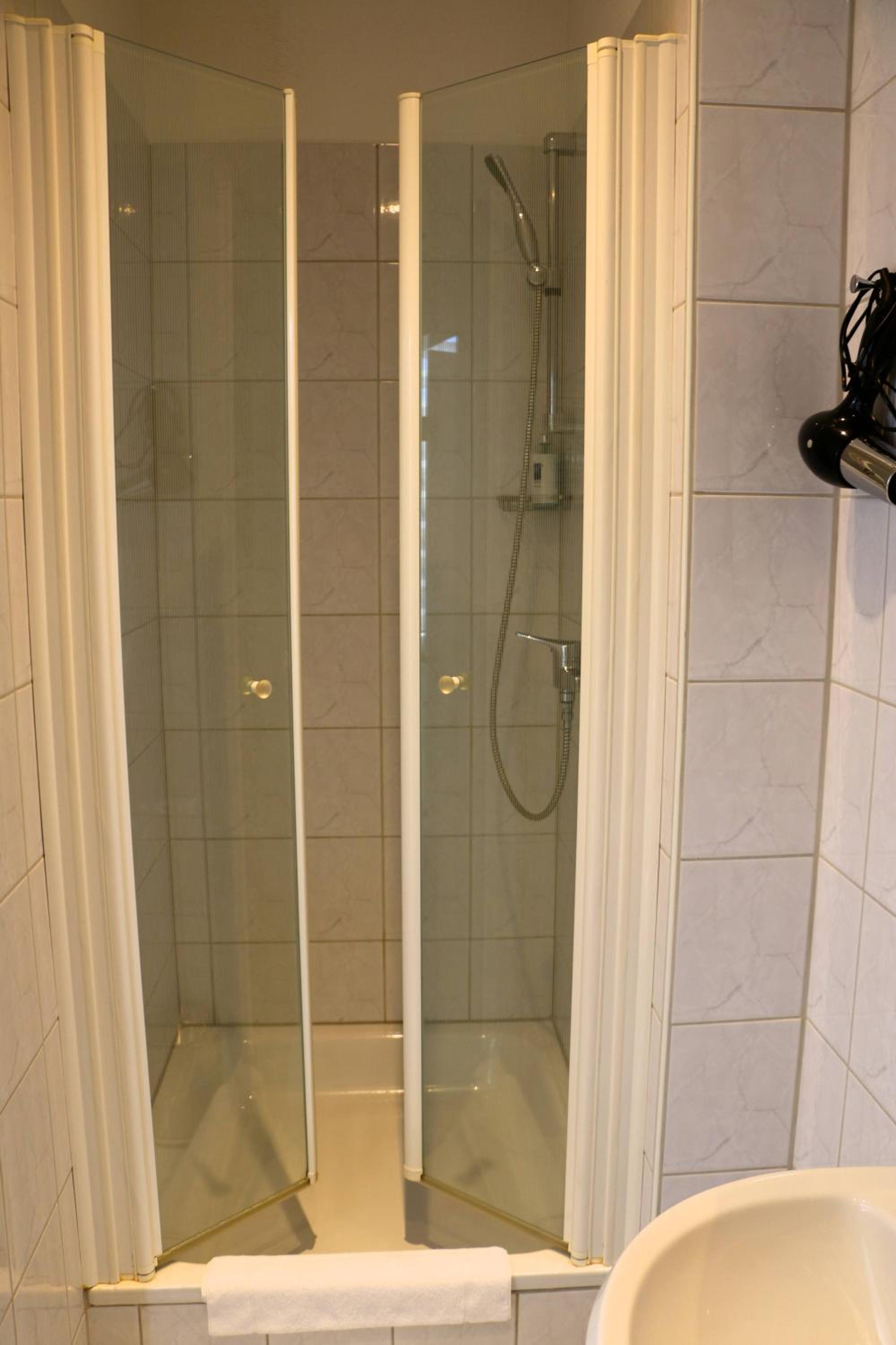 Double Room - Photo 11