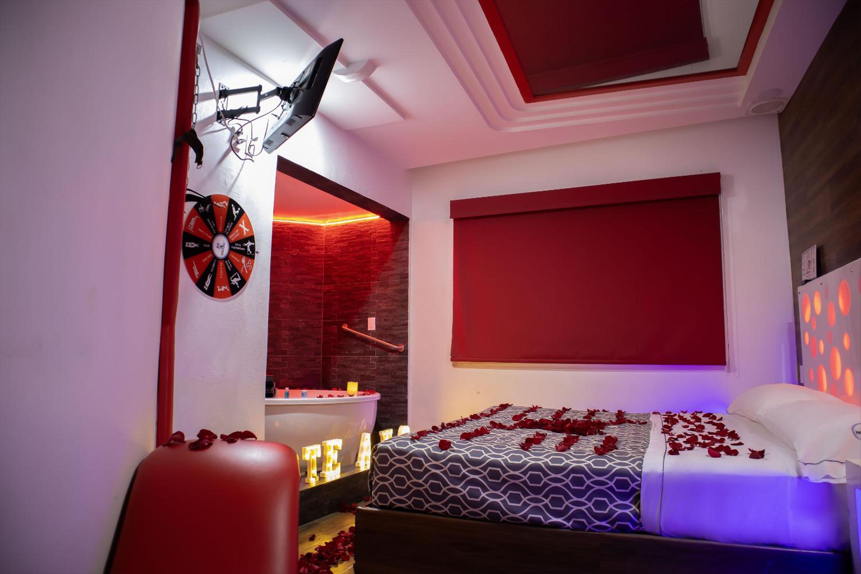 Deluxe Suite with Spa Bath photo 1
