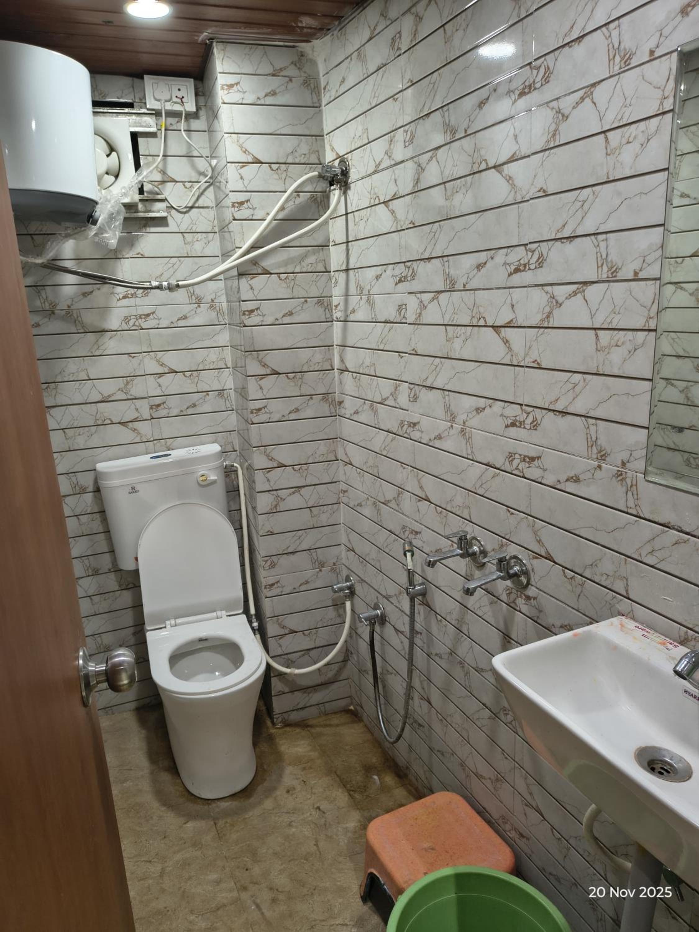 10-Bed Mixed Dormitory Room