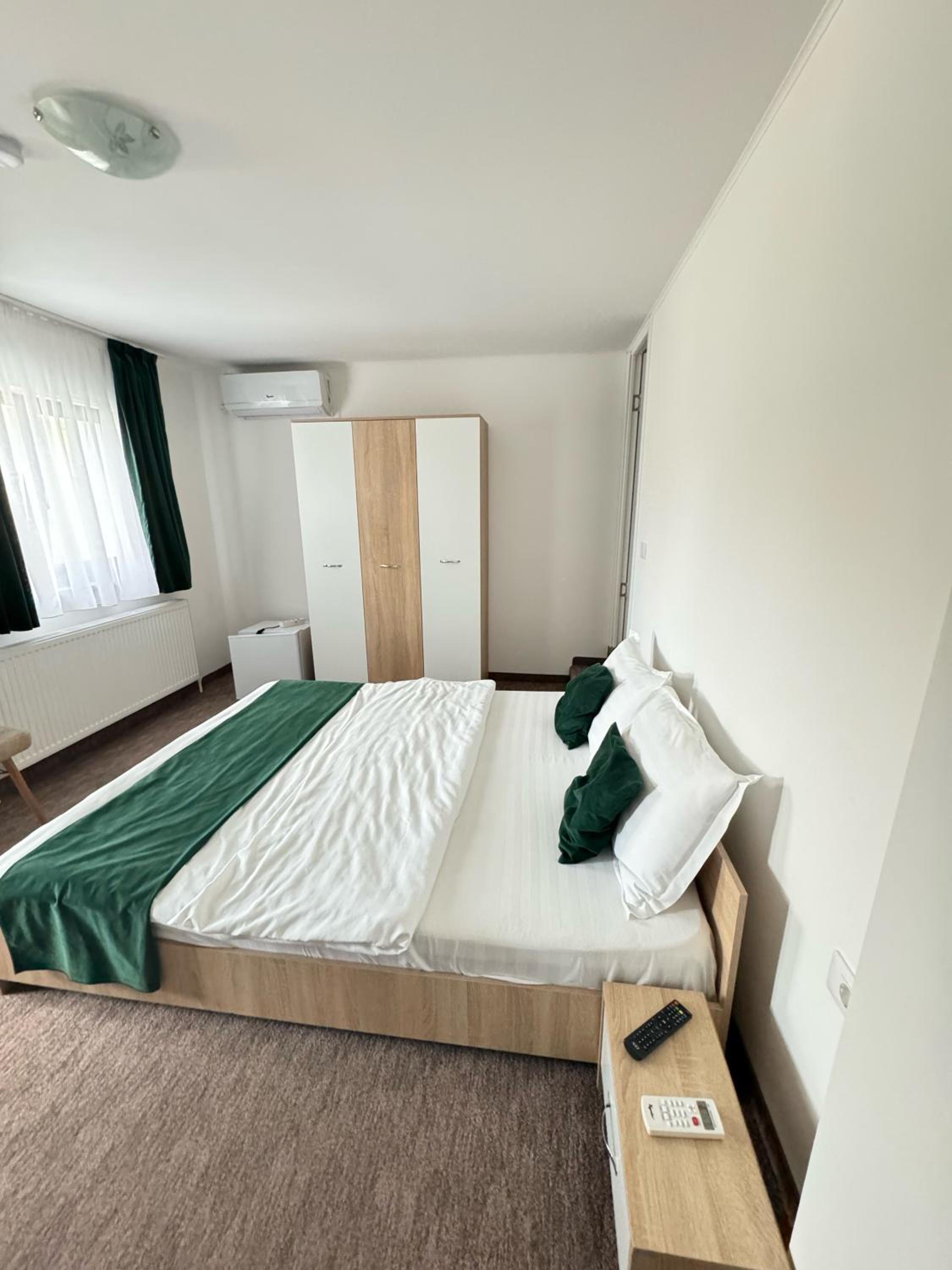 Deluxe Room (2 Adults + 1 Child) photo 2
