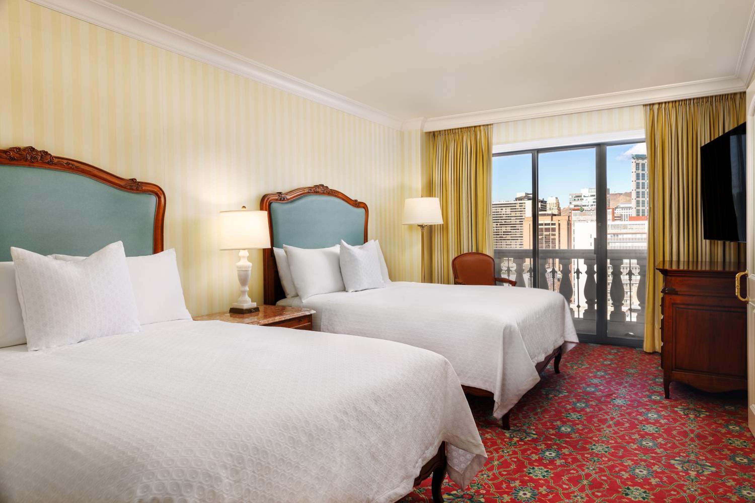 Executive Suite with Two Queen Beds and Kitchen (Non Smoking) photo 1