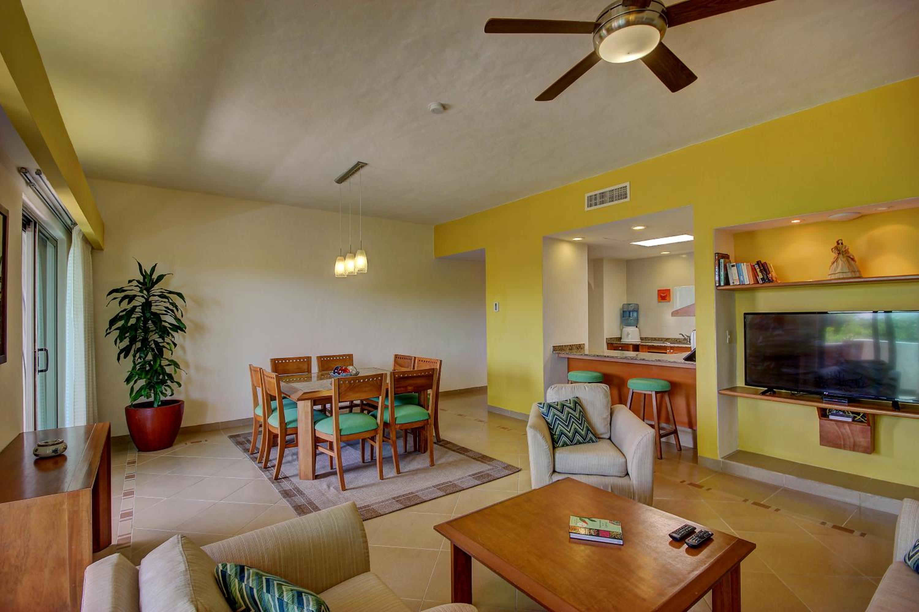Riviera Three-Bedroom Apartment Penthouse  photo 2