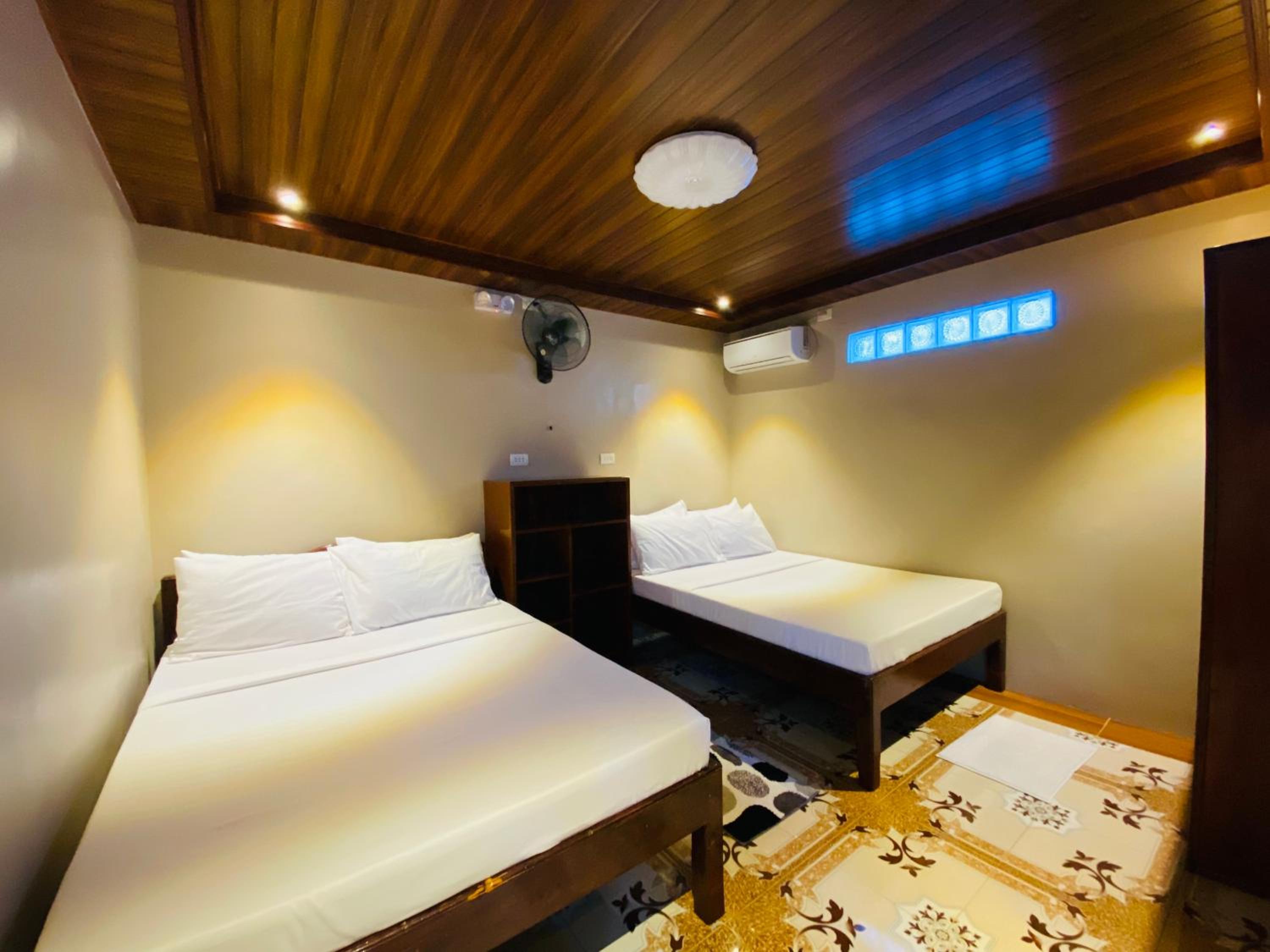 Deluxe Quadruple Room photo 2