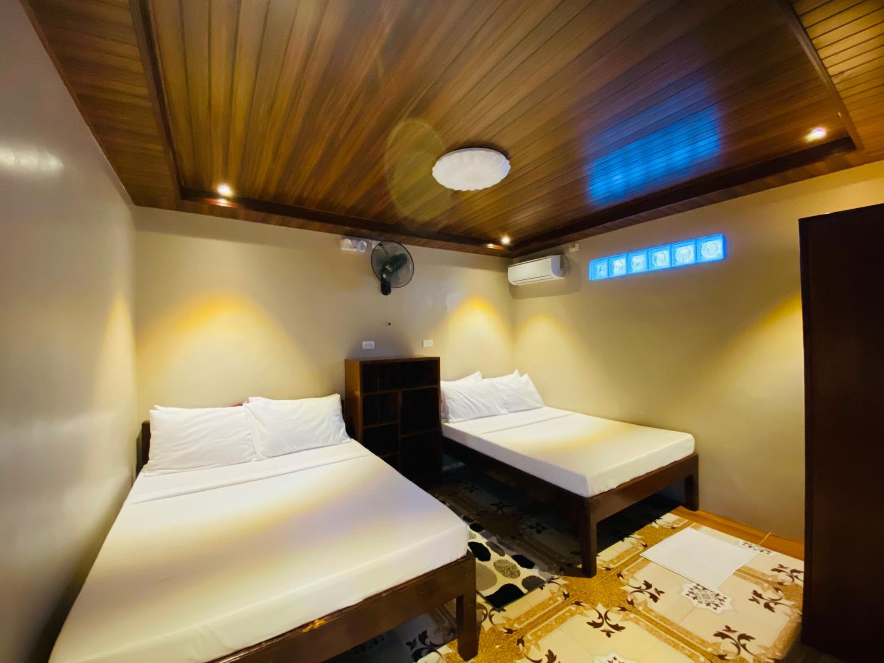 Deluxe Quadruple Room photo 1