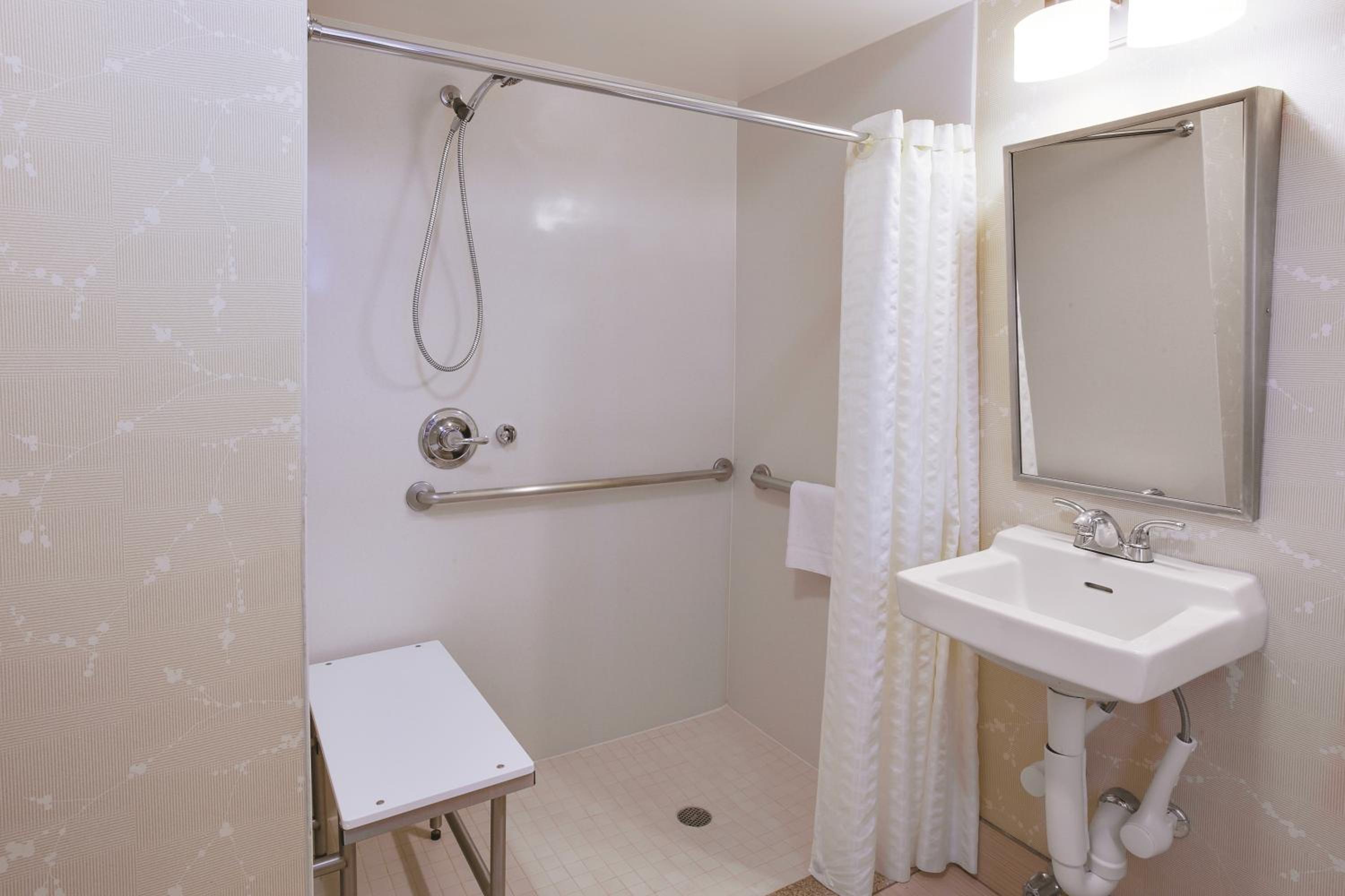 Queen Room with Two Queen Beds - Disability Access