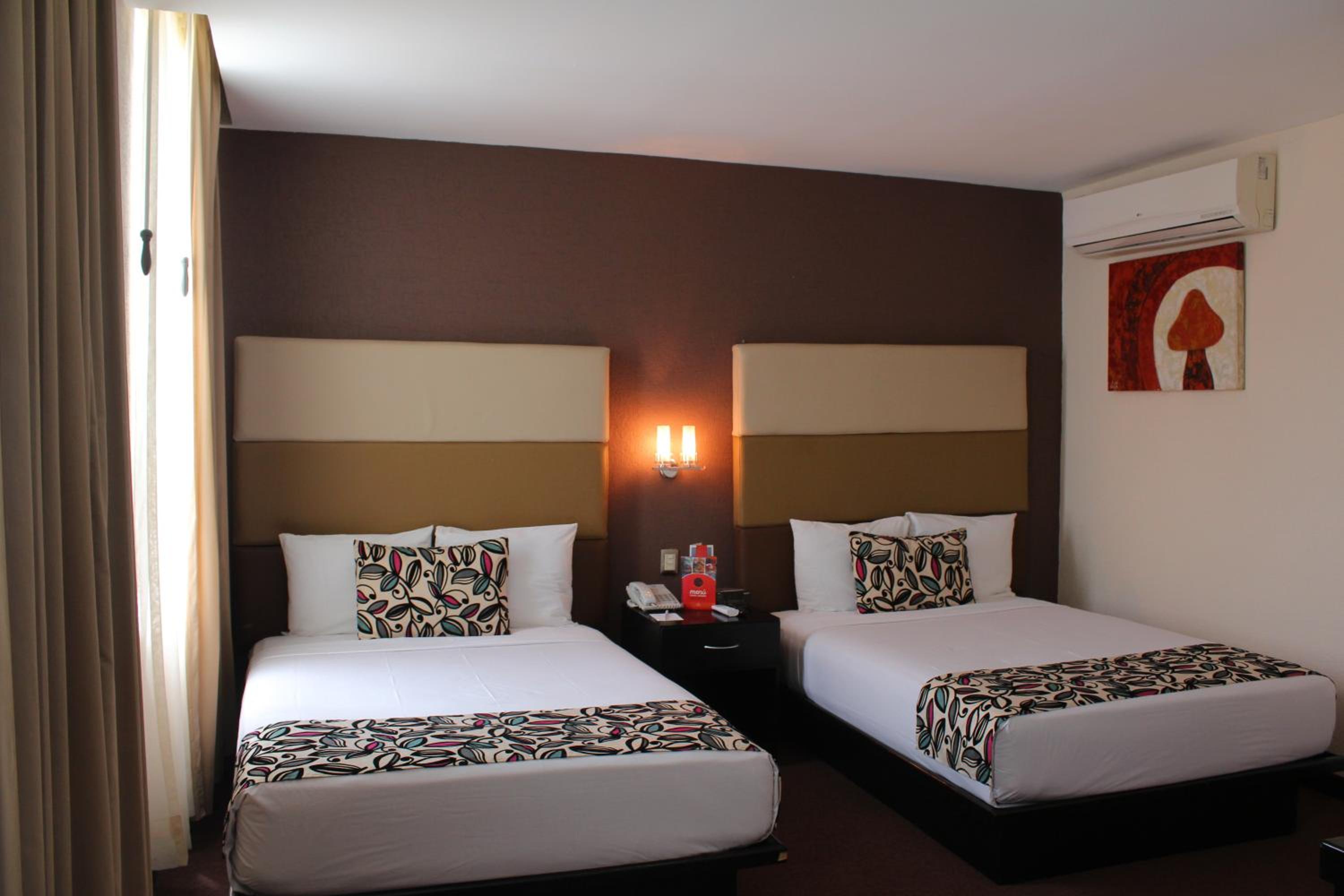 Double Room with Two Double Beds - Non-Smoking - Photo 10