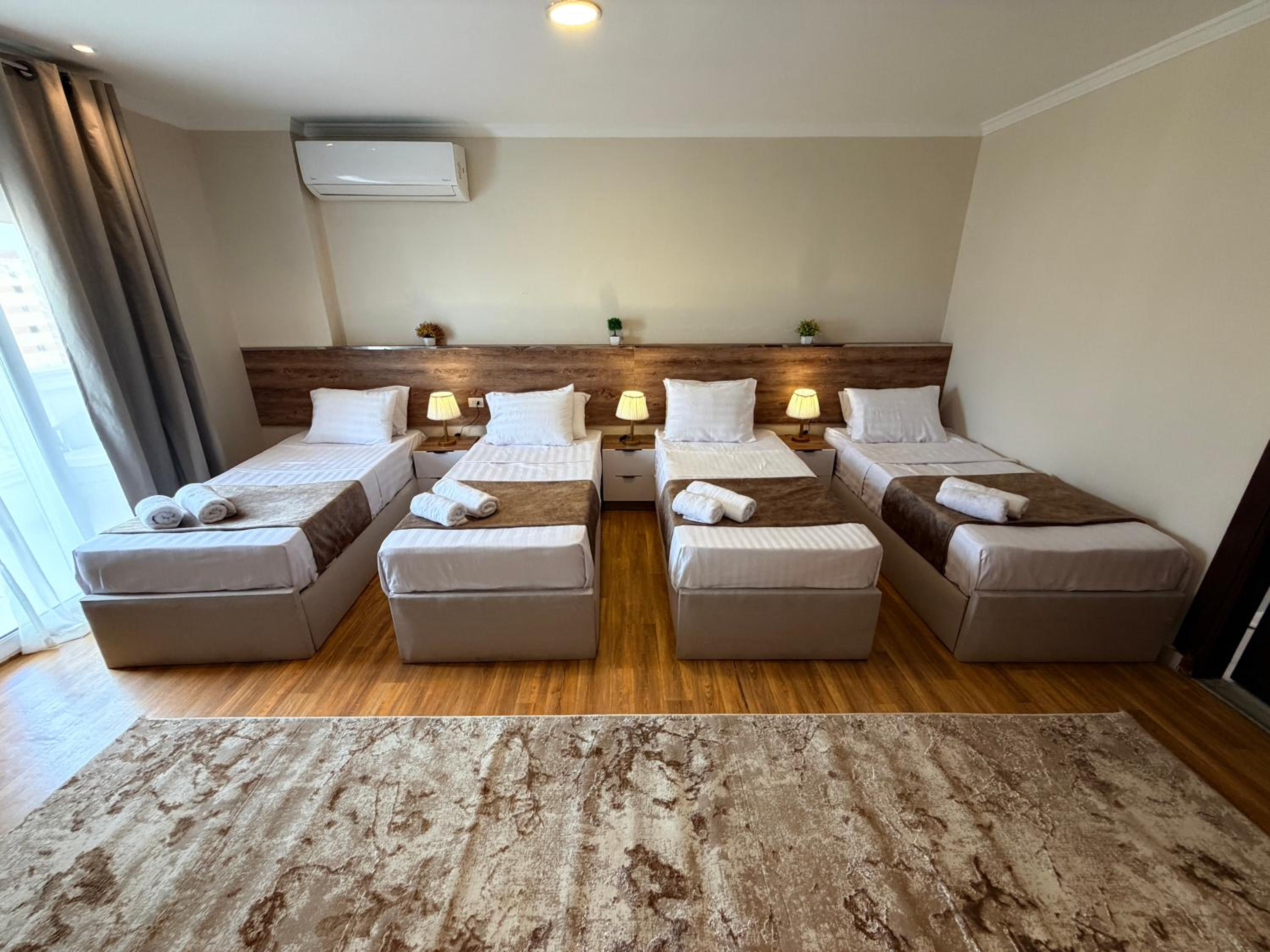 Quadruple Room with Terrace