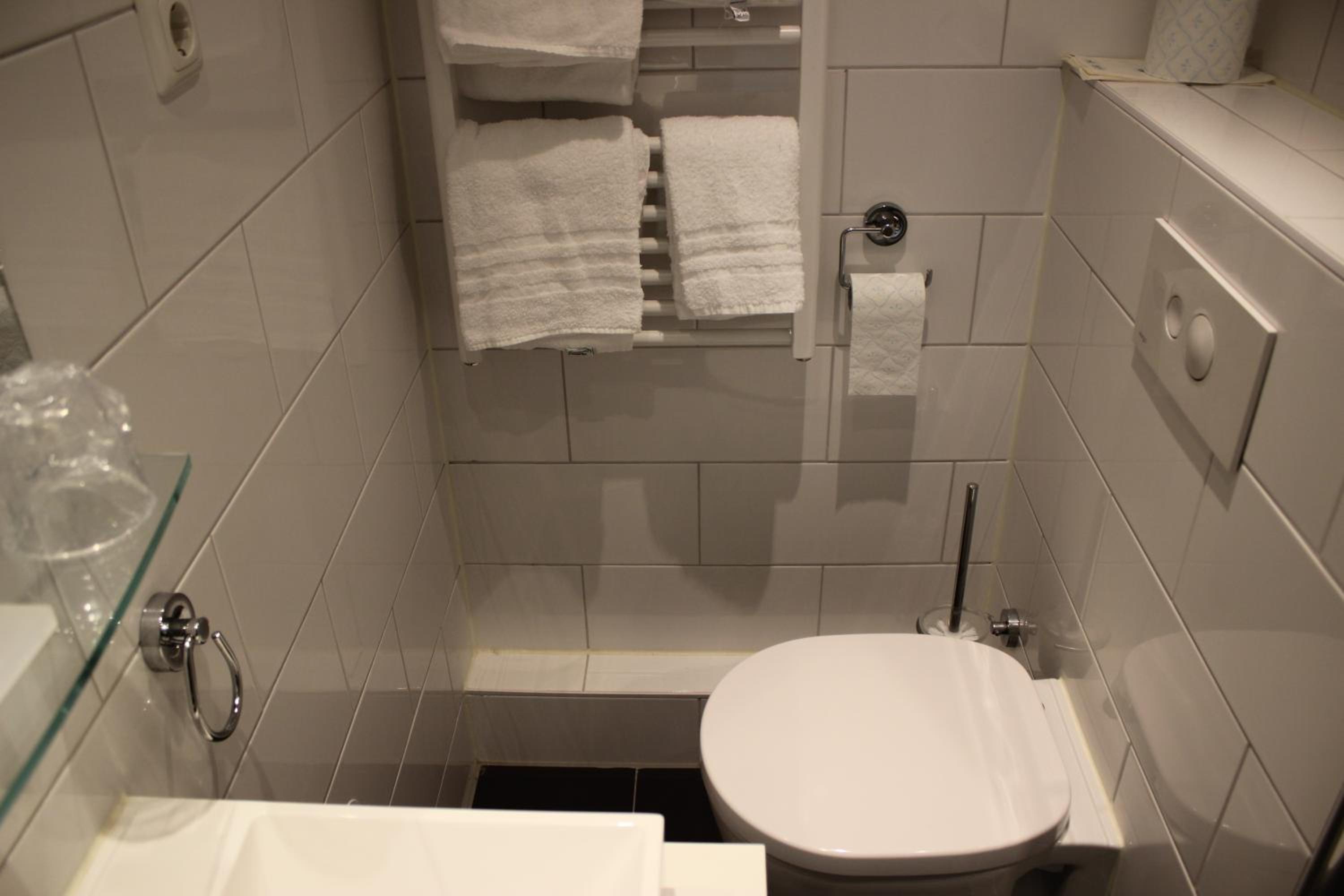Twin Room with a Connecting door photo 3