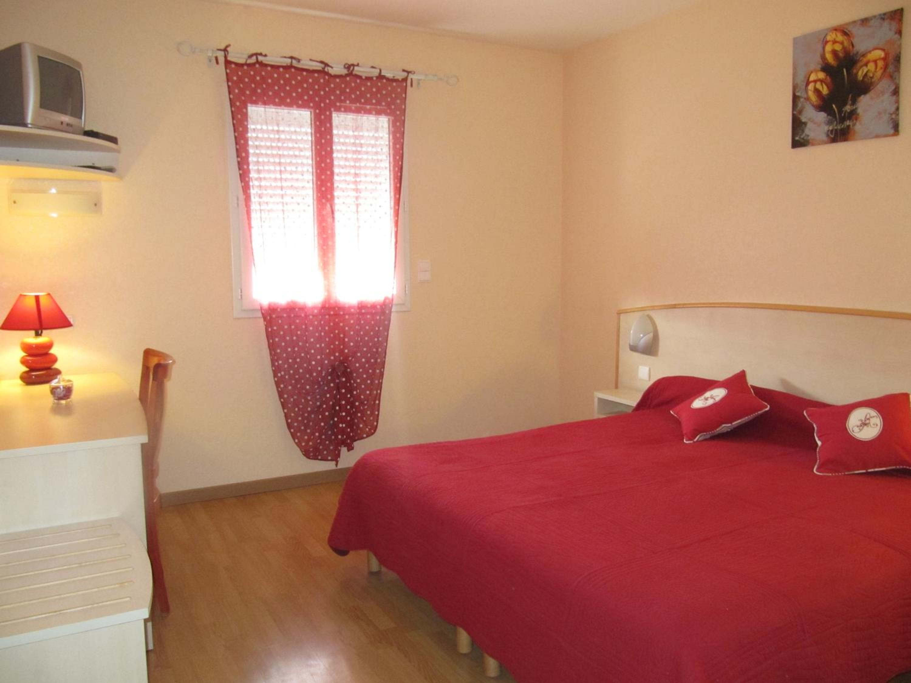 Double Room - Photo 6