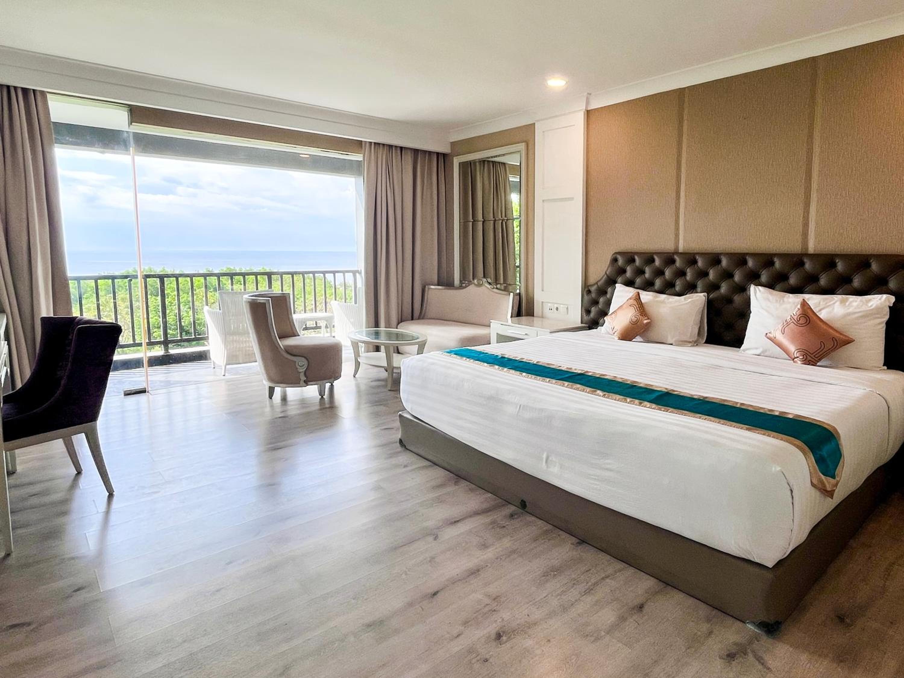 Primary Ocean & Golf View