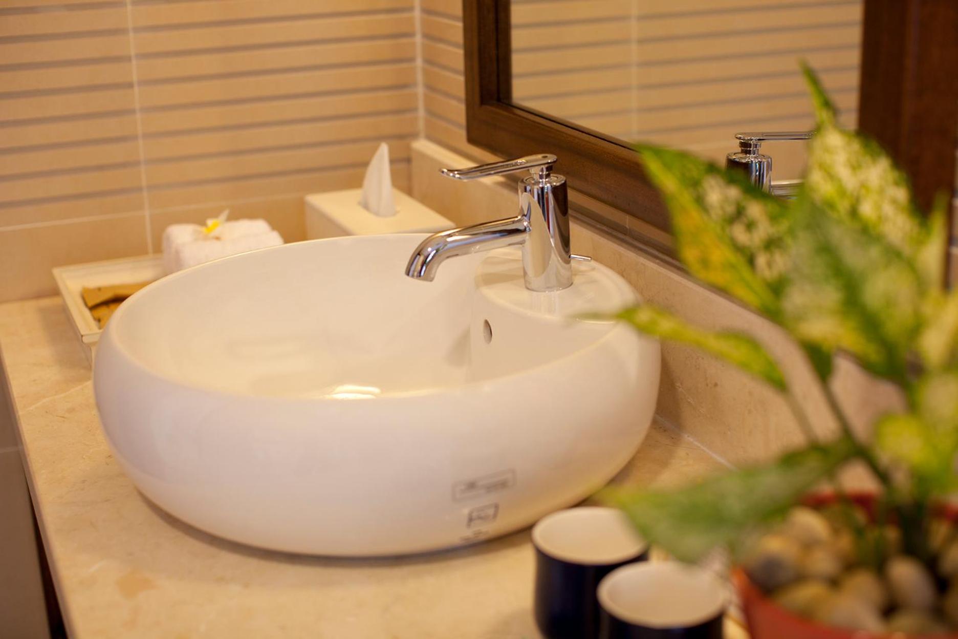 Deluxe Double Room with Pool View - Photo 4