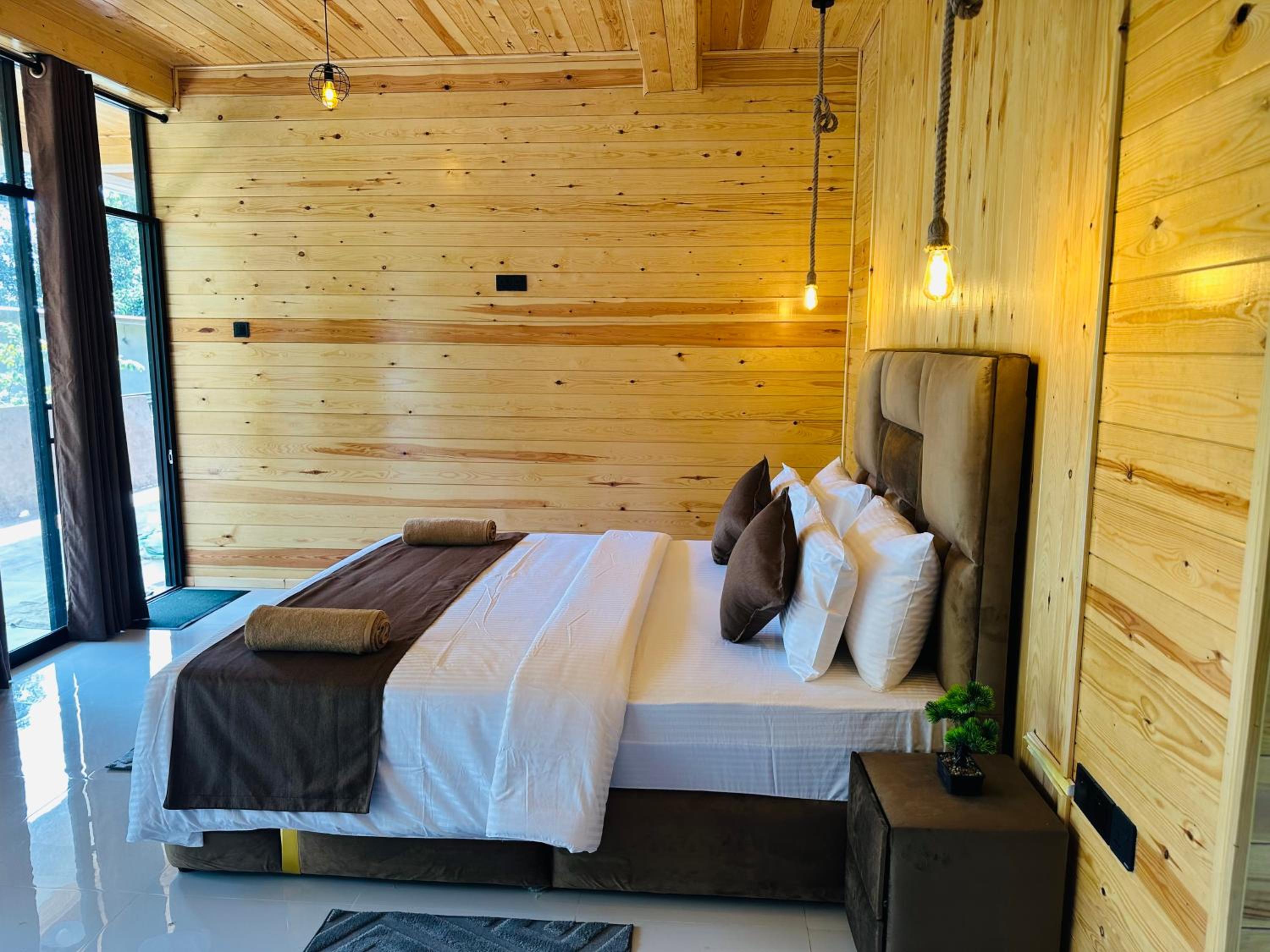King Room with Mountain View photo 2