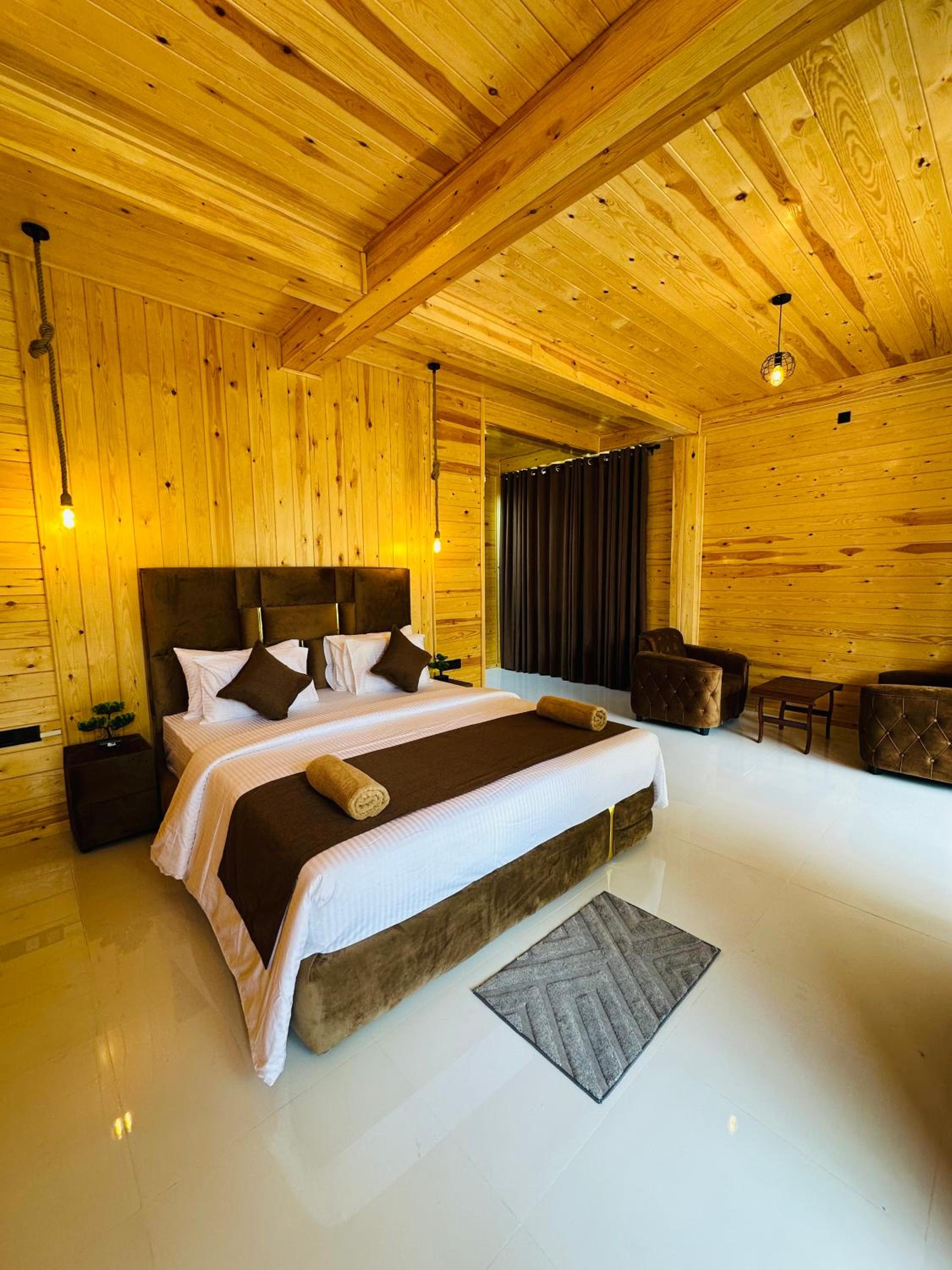 King Room with Mountain View photo 1
