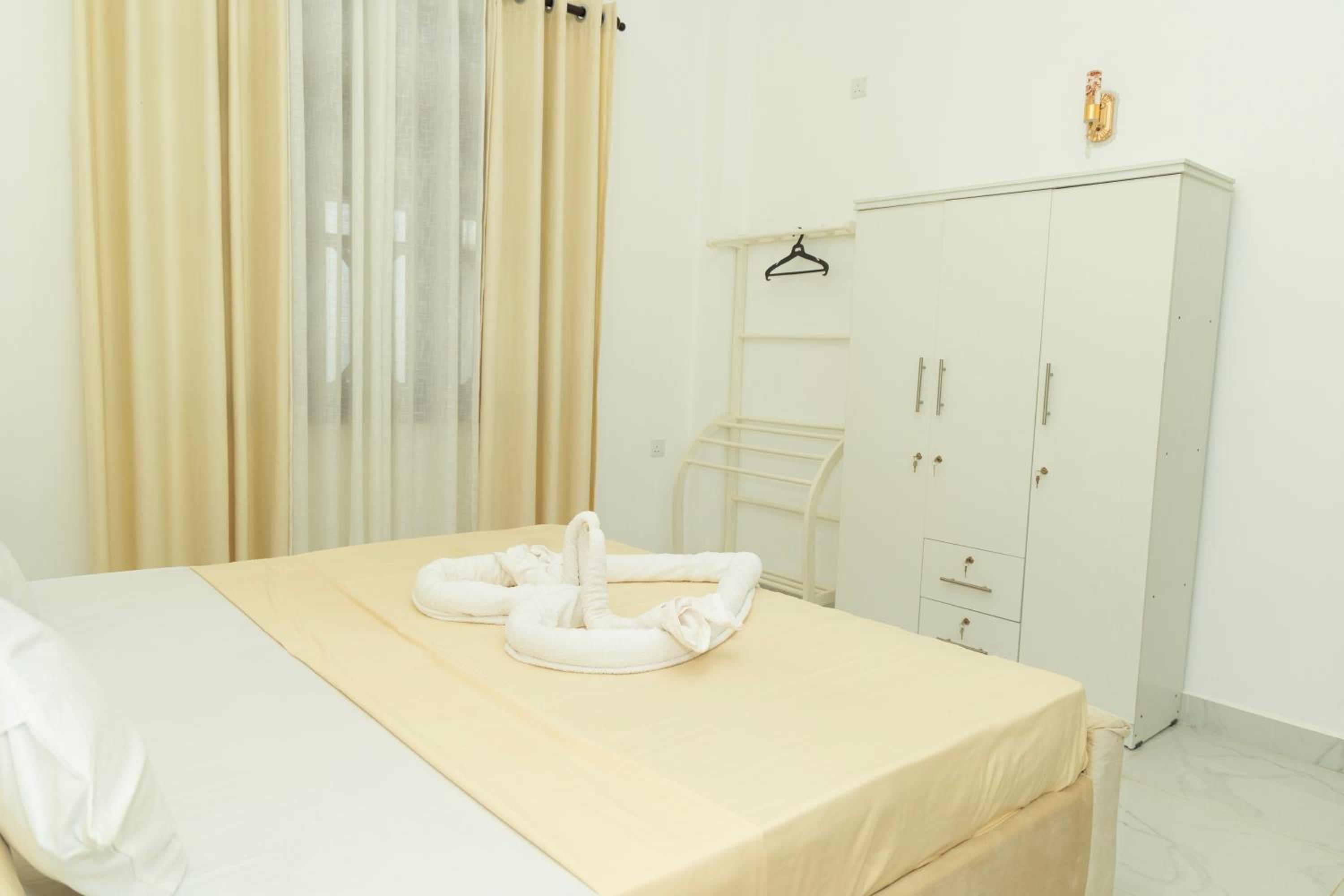 Double Room with Shared Bathroom photo 2