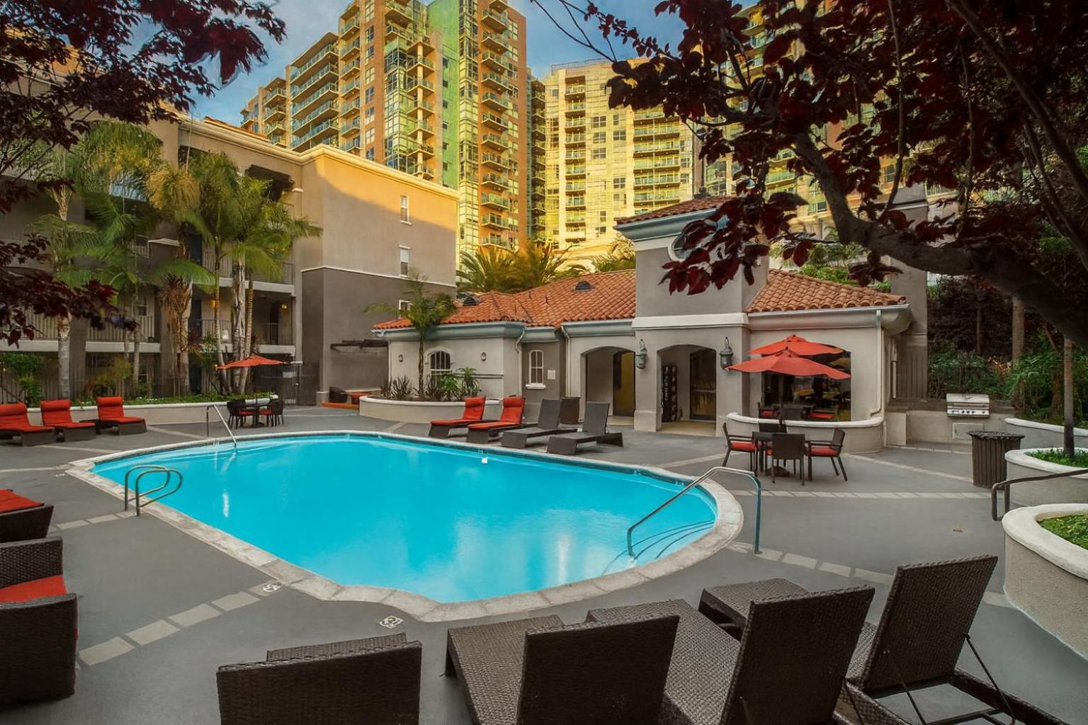 Two-Bedroom Deluxe Apartment with Balcony