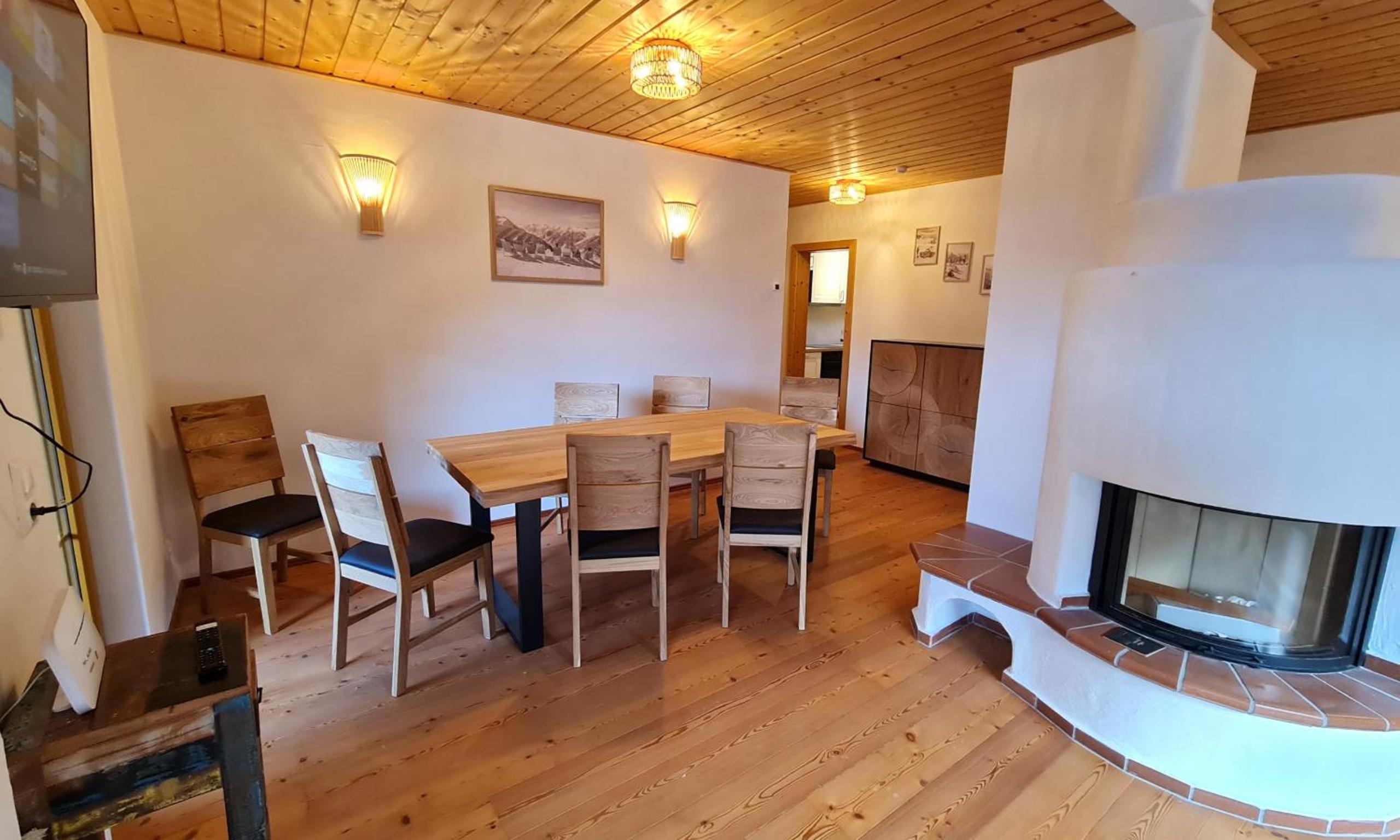 Deluxe One-Bedroom Apartment