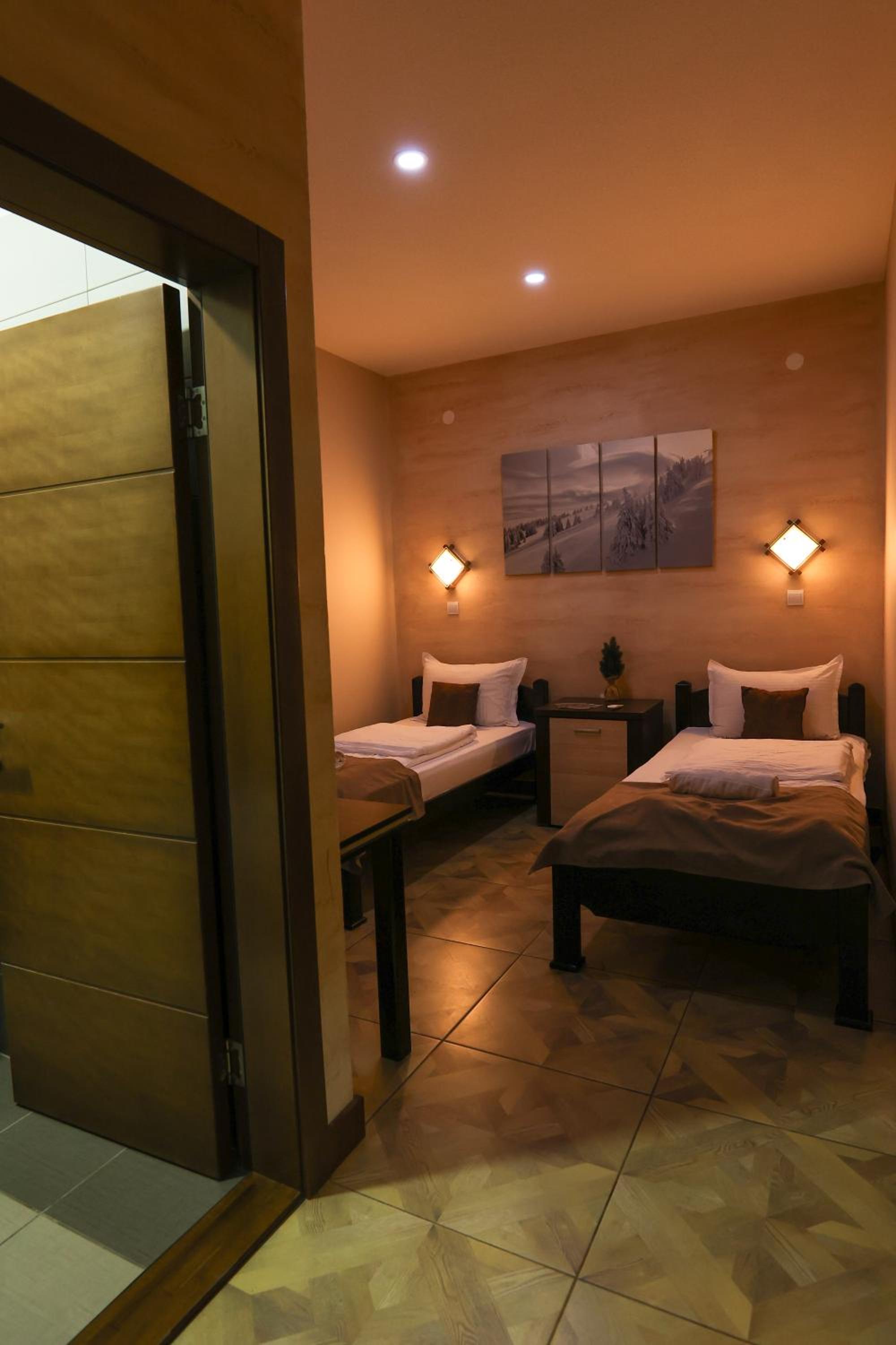 Double or Twin Room photo 3