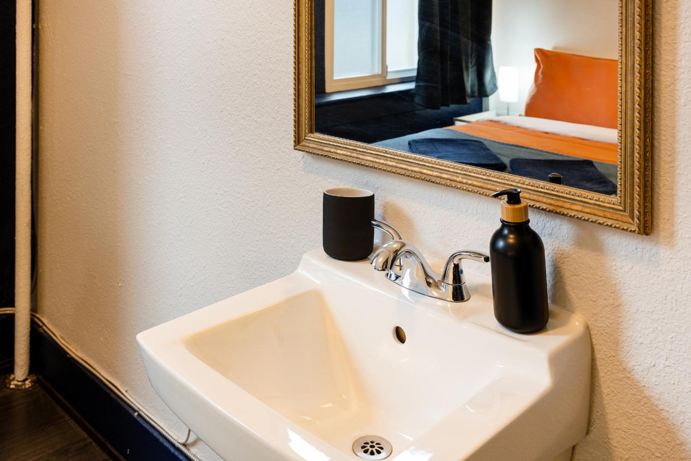 Double Room with shared Washroom