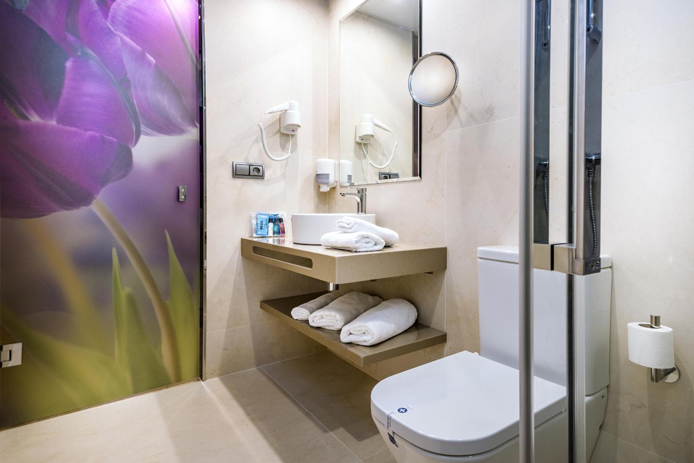 Standard Double Room - Photo 2