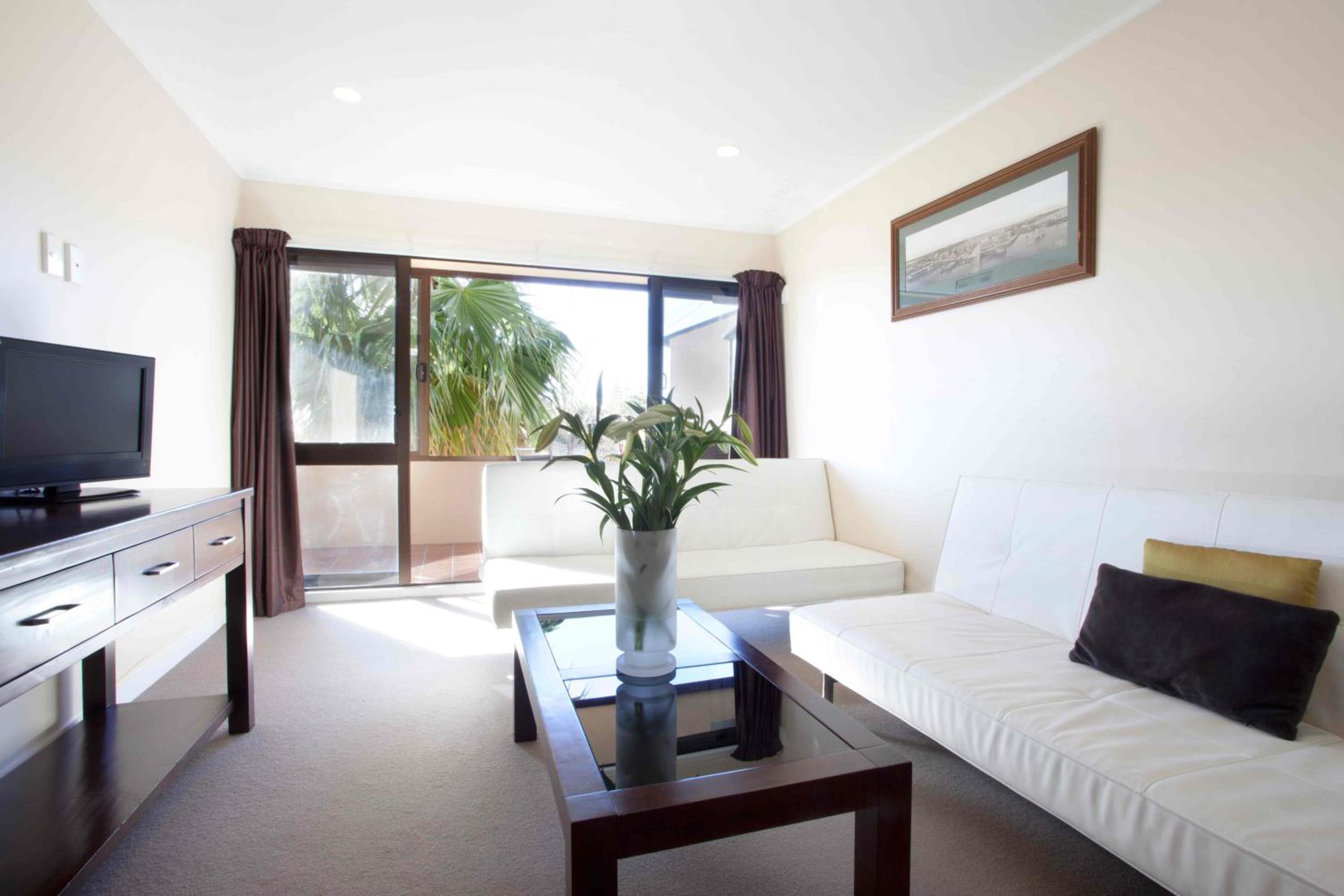 Executive Queen Room with Two Queen Beds - Photo 5