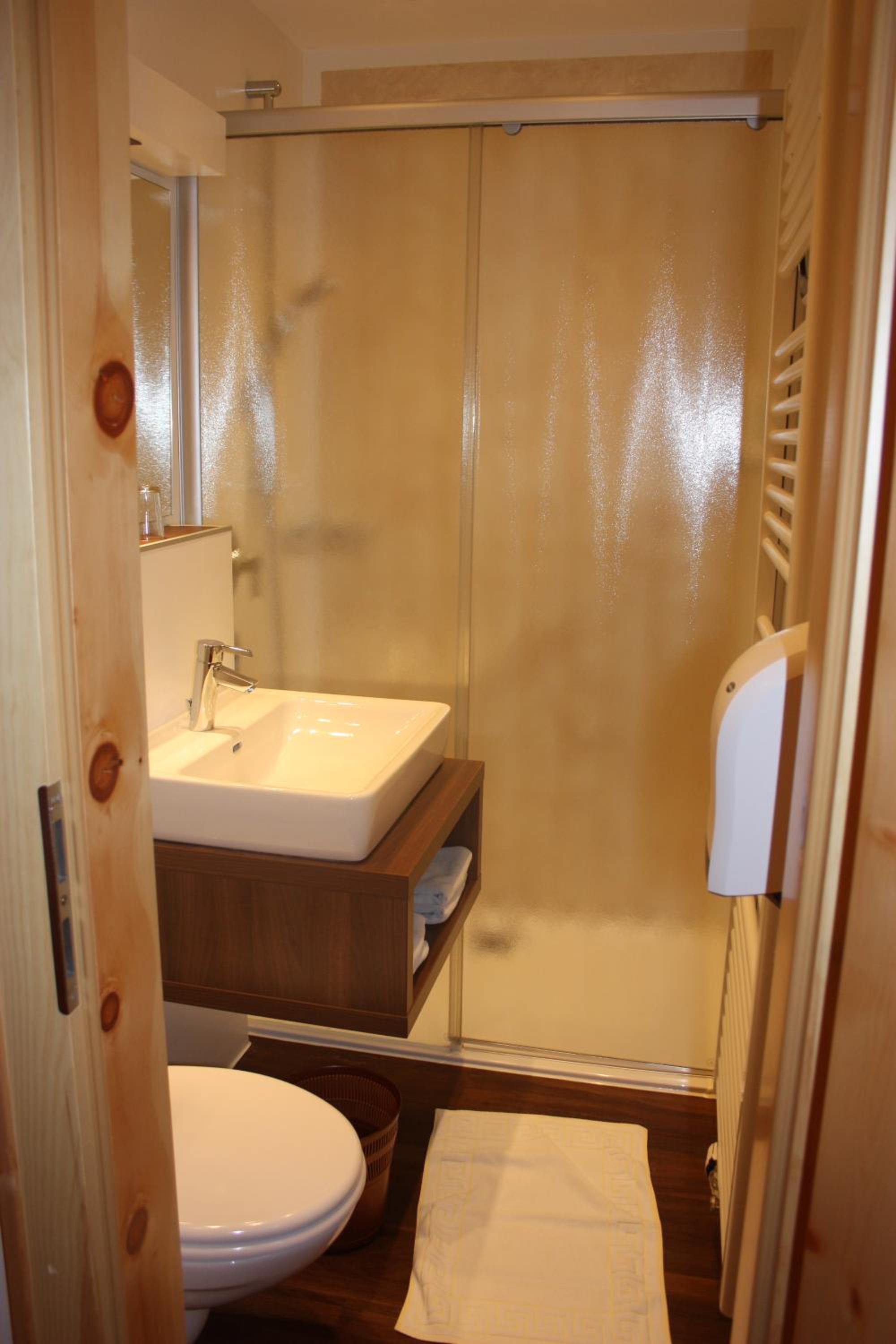 Double Room with Lake View photo 2