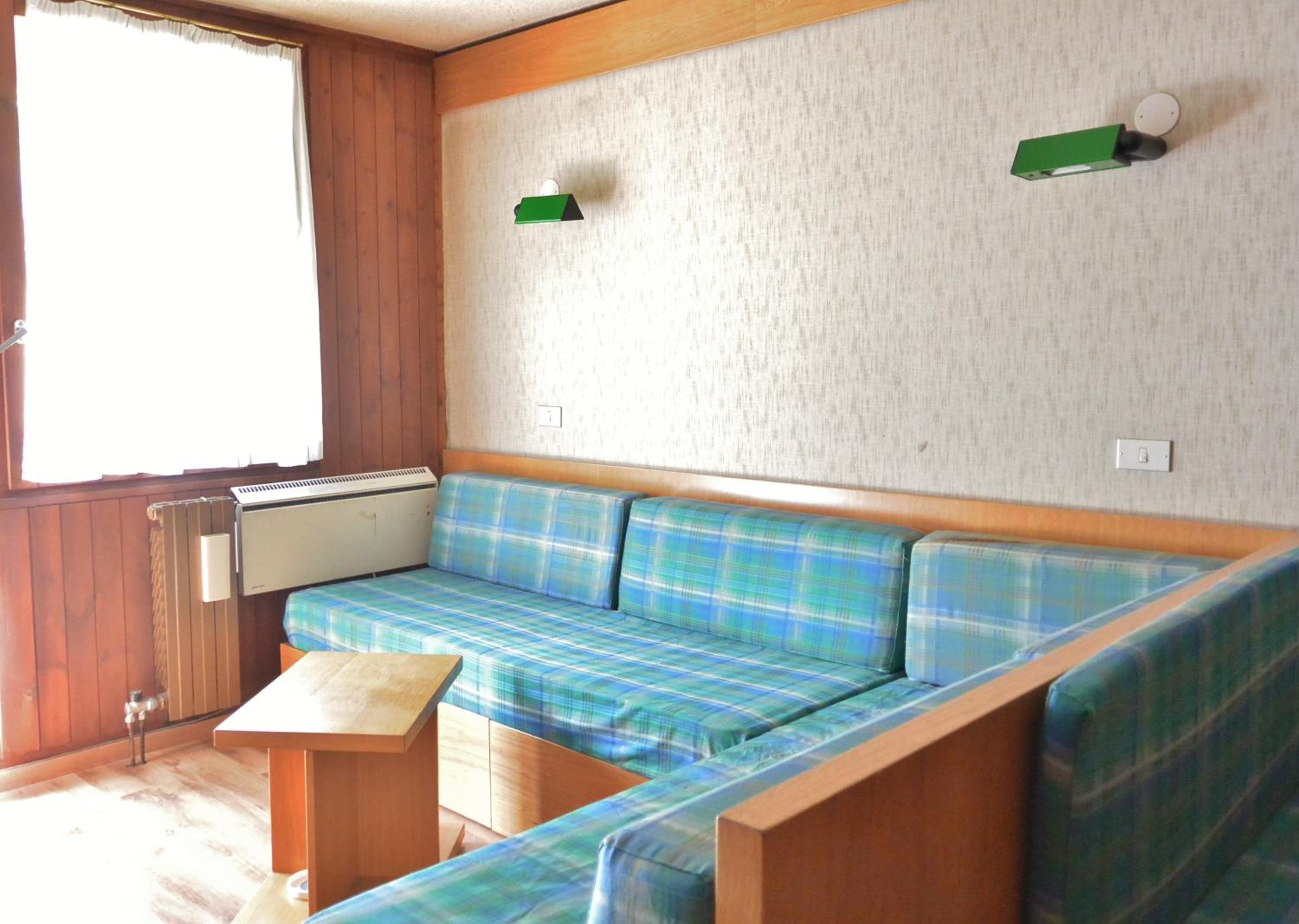 One-Bedroom Apartment (5 Adults)