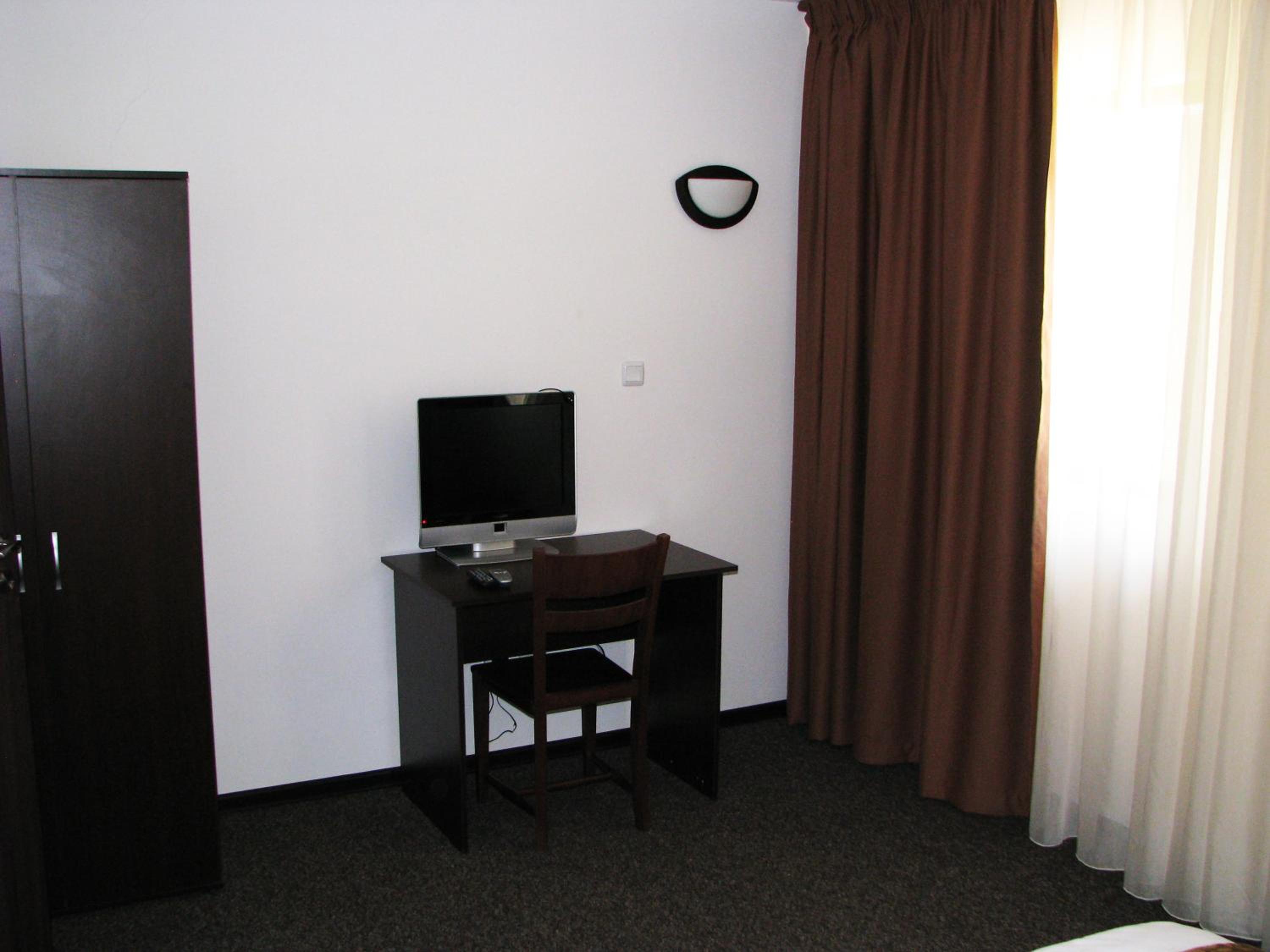 Apartment with Lake View photo 2