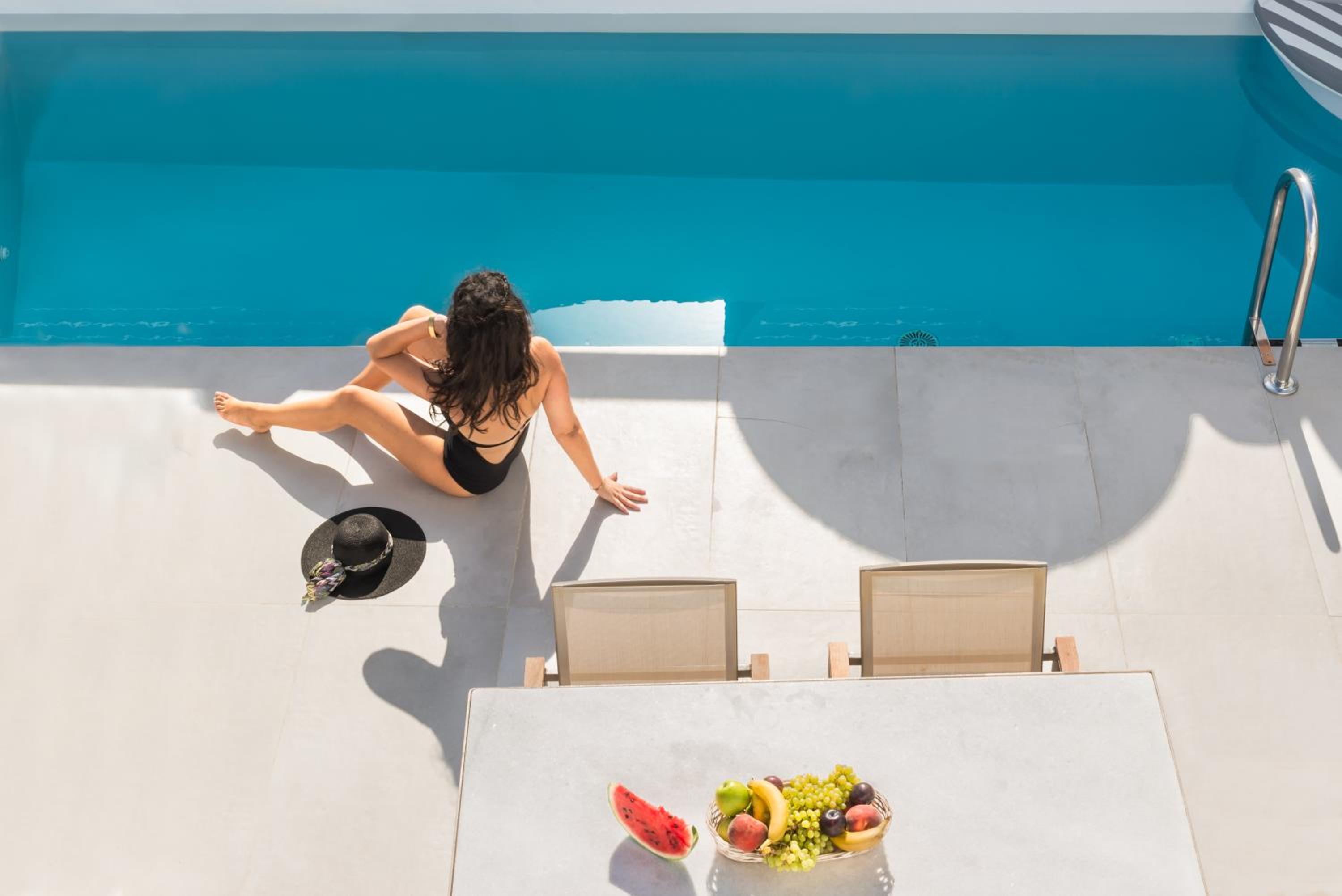 Grand Suite with Private Heated Outdoor Pool & Caldera Sea View photo 2