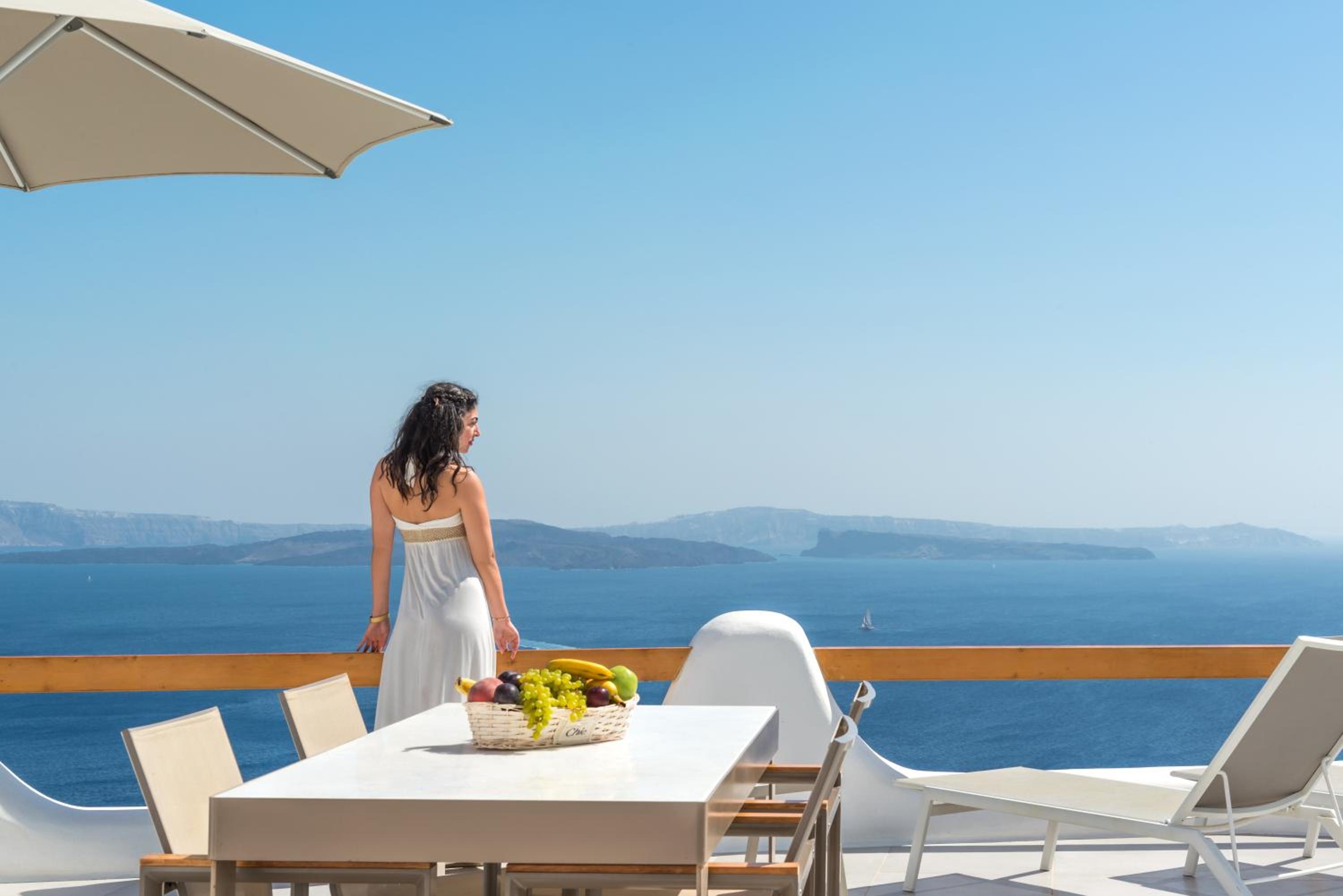 Presidential Suite with Private Heated Outdoor Pool & Caldera Sea View photo 3