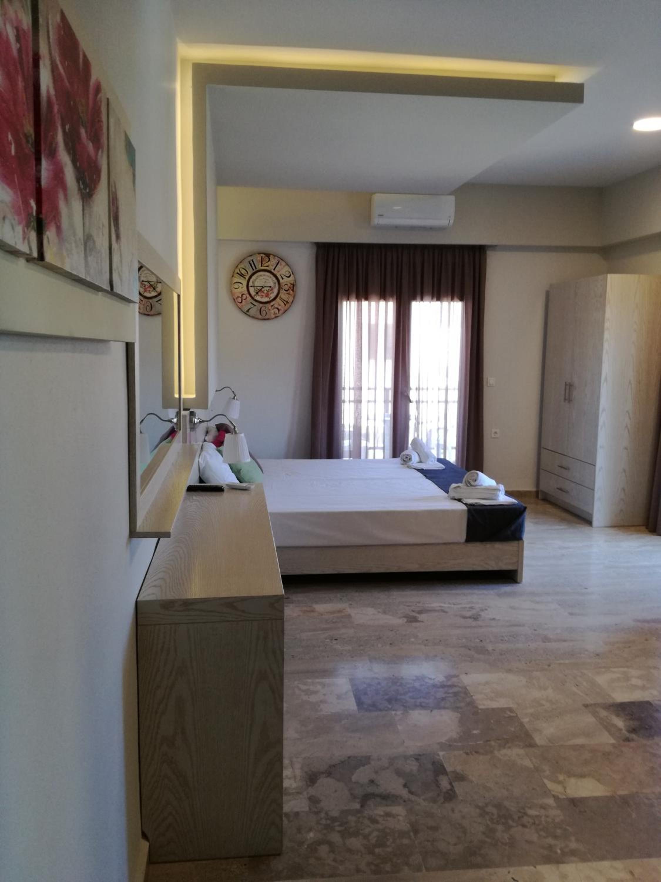 Studio (2 Adults)