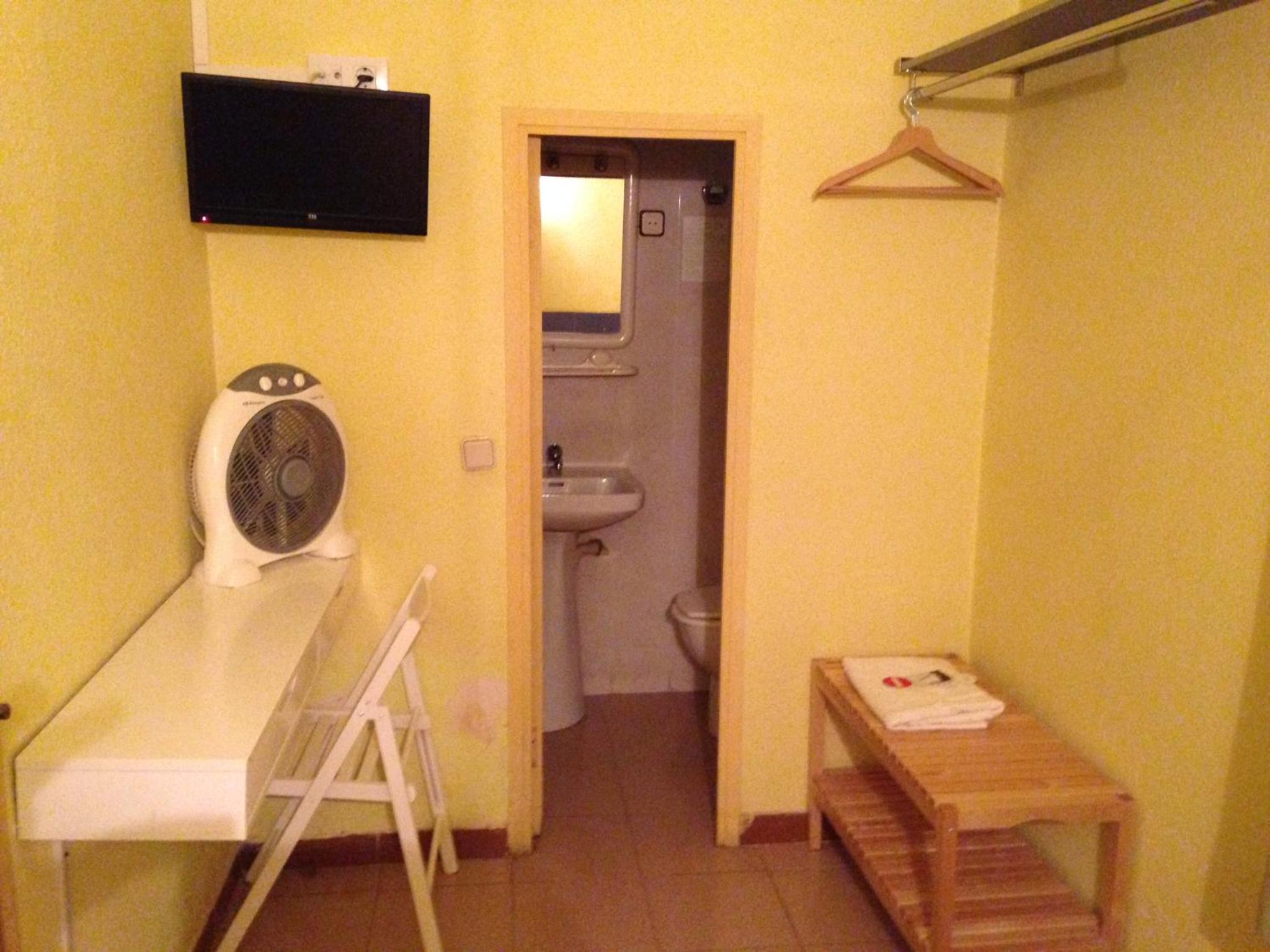Single Room photo 2
